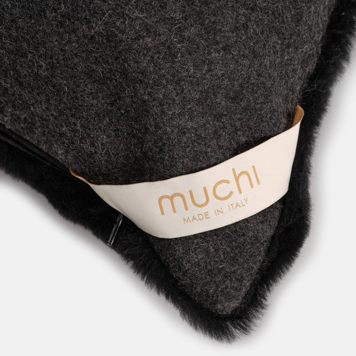 Dark Classic Shearling Natural Fur Pillow Cushion by Muchi Decor In New Condition For Sale In Poviglio, IT