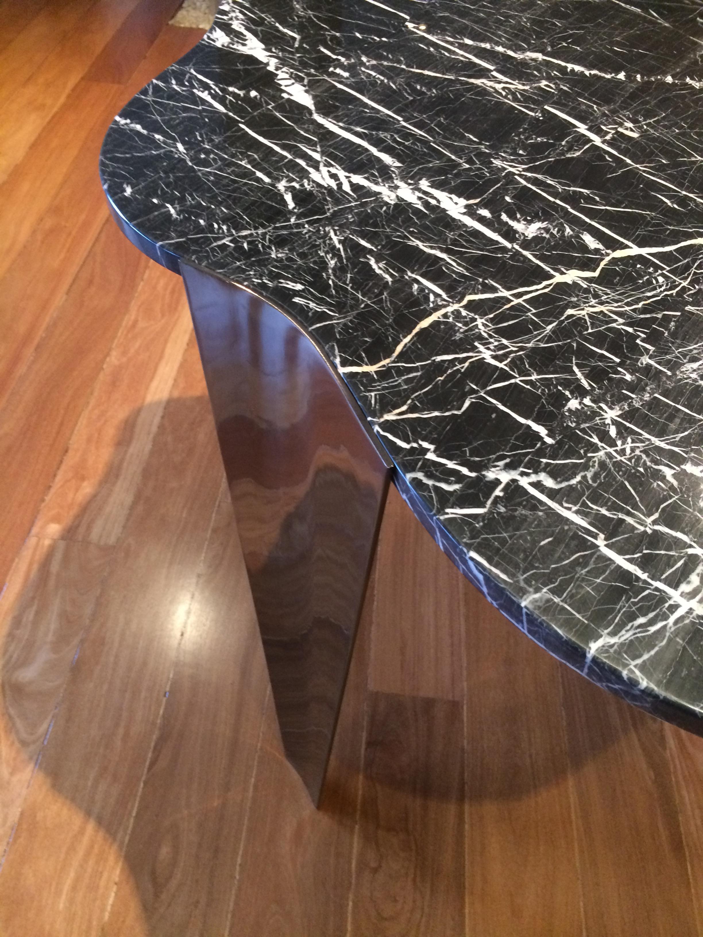 'Dark Cloud' Centre in Black Italian Nero Marquina Marble by Element&Co In New Condition For Sale In Madrid, ES