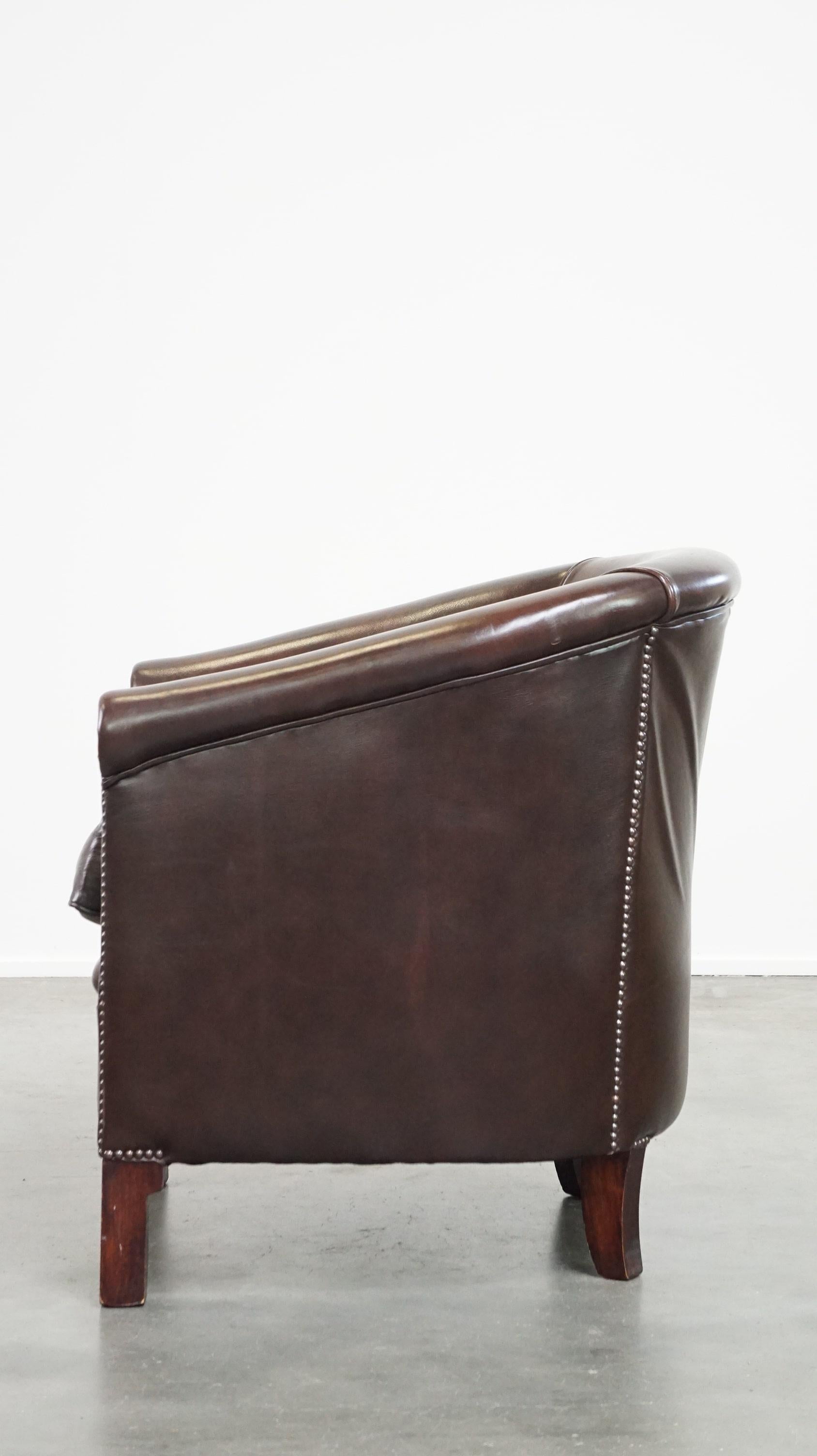 20th Century Dark cowhide club chair in English style For Sale