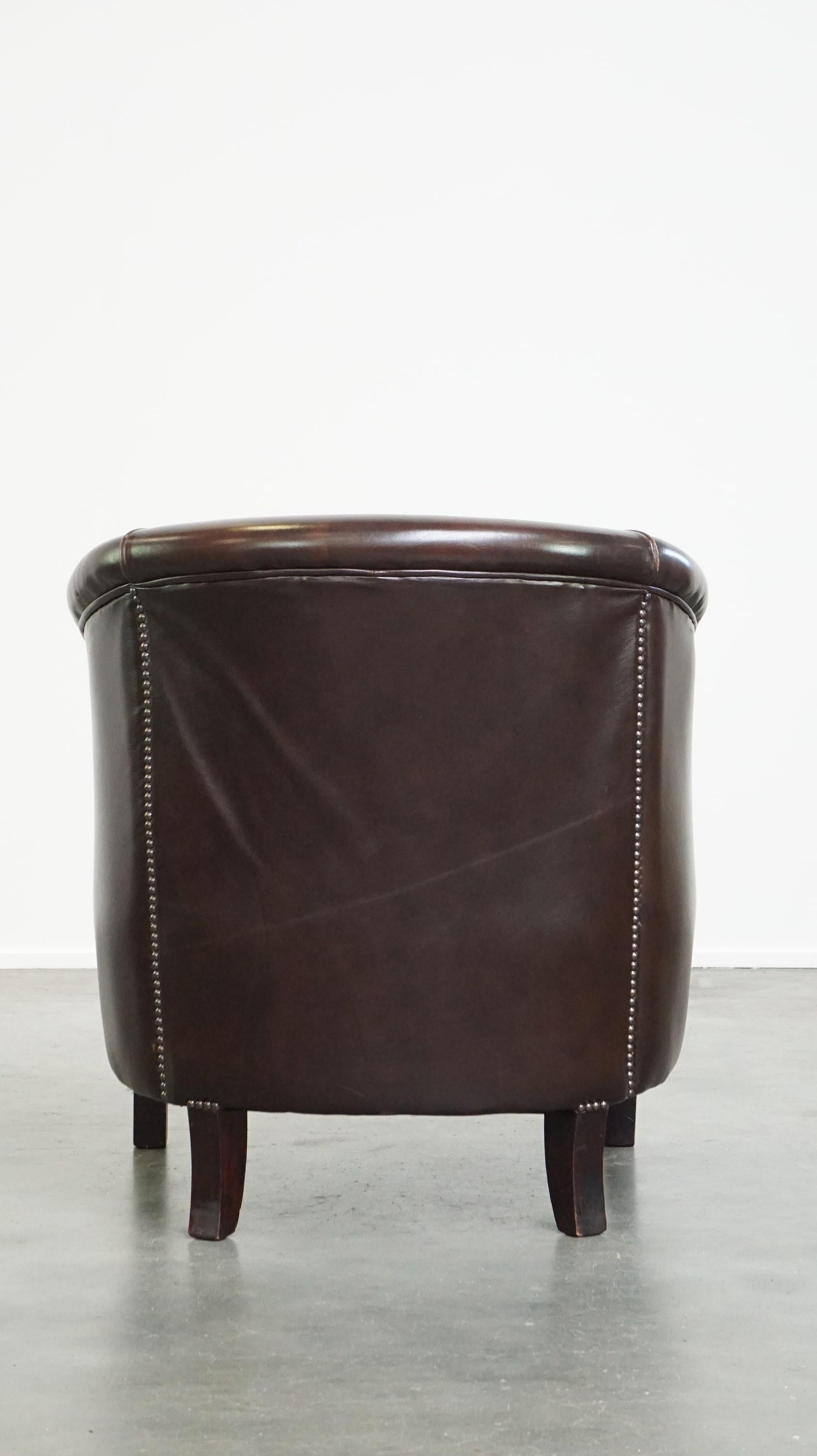 Dark cowhide club chair in English style For Sale 1