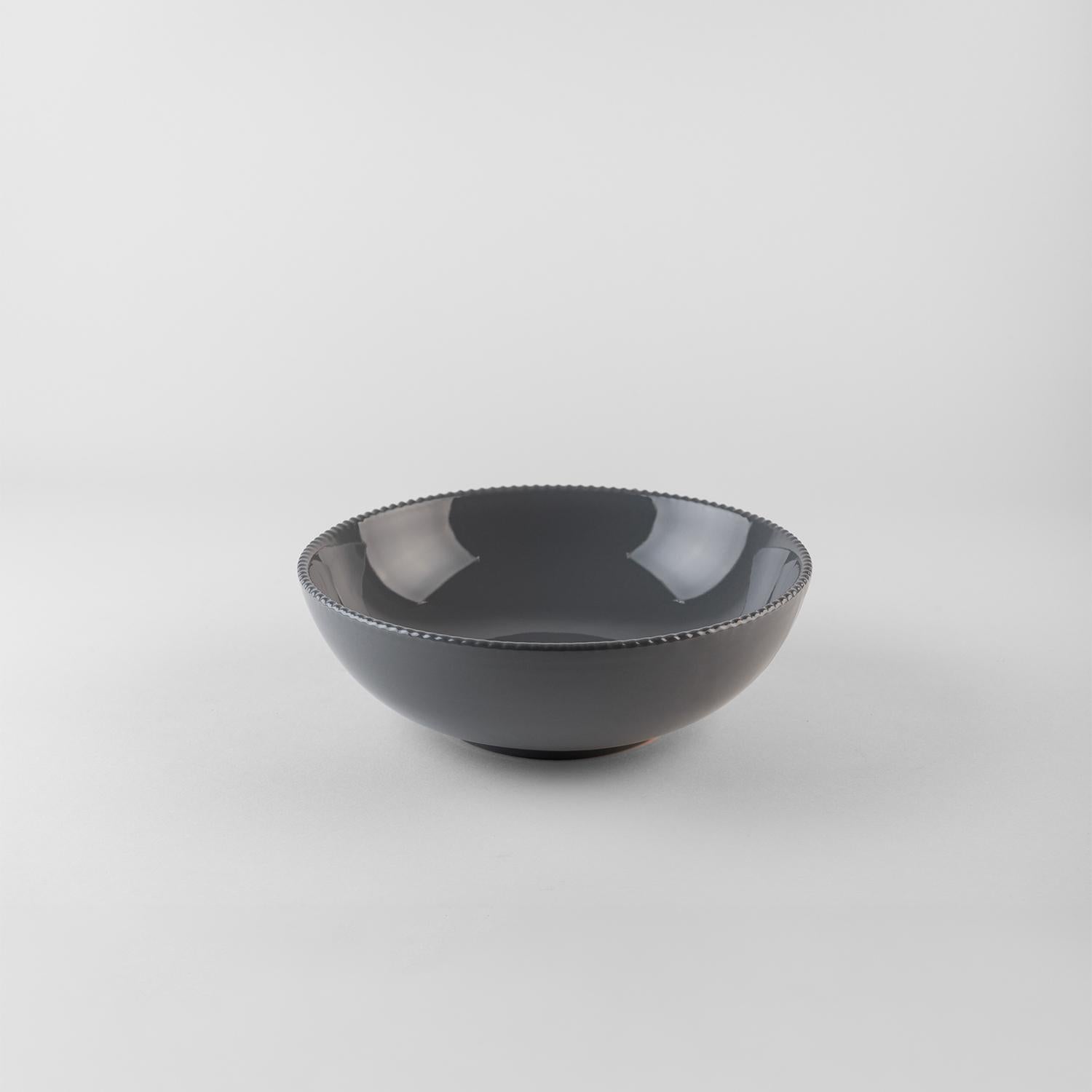 Platos almenados oscuros: Sopa, soporte, plato auxiliar para 4 Hecho a mano en Italia 2024 Moderno en venta
