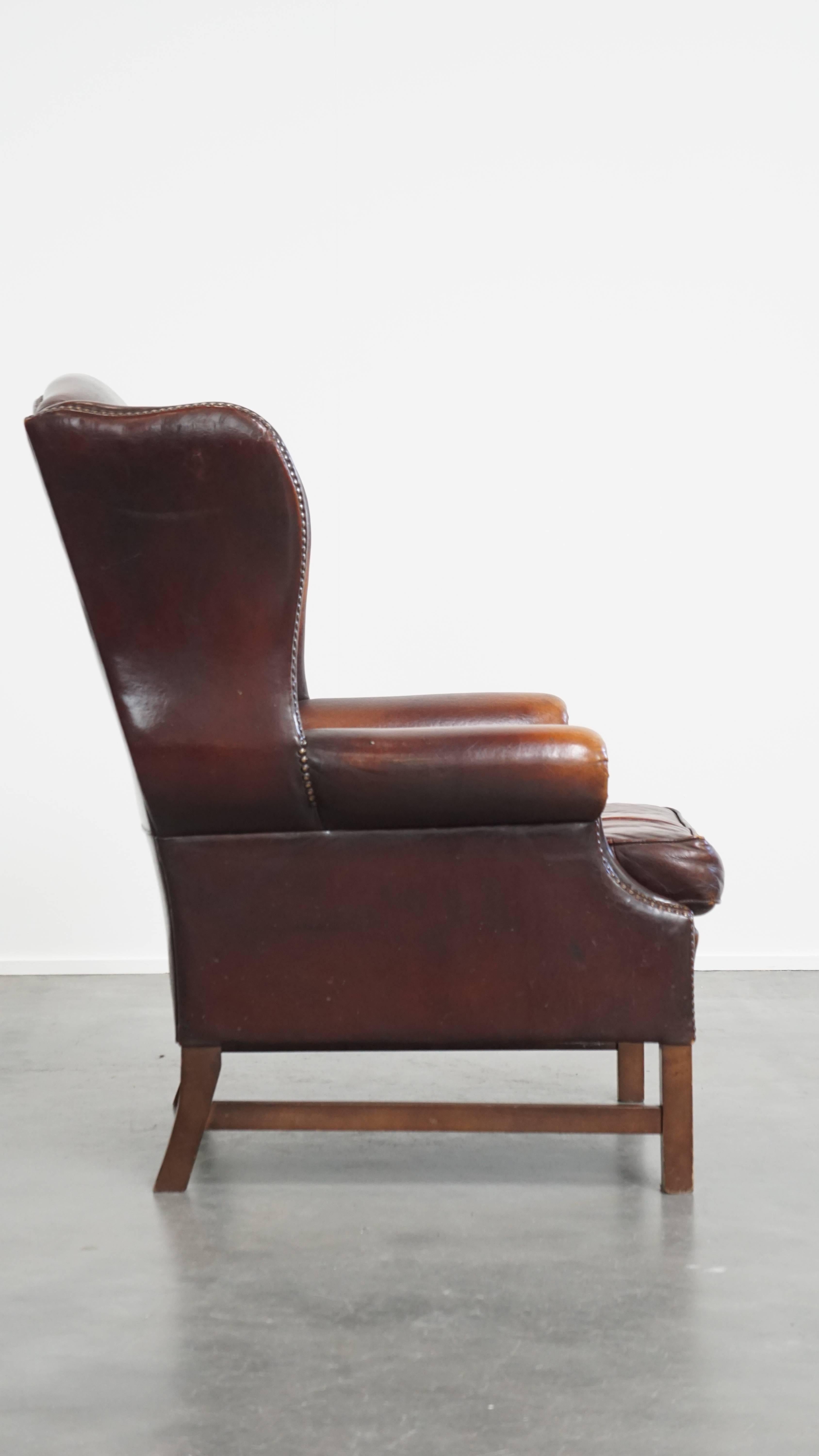 Romano classico Sedia Wingback in pelle di pecora scura in stile inglese in vendita