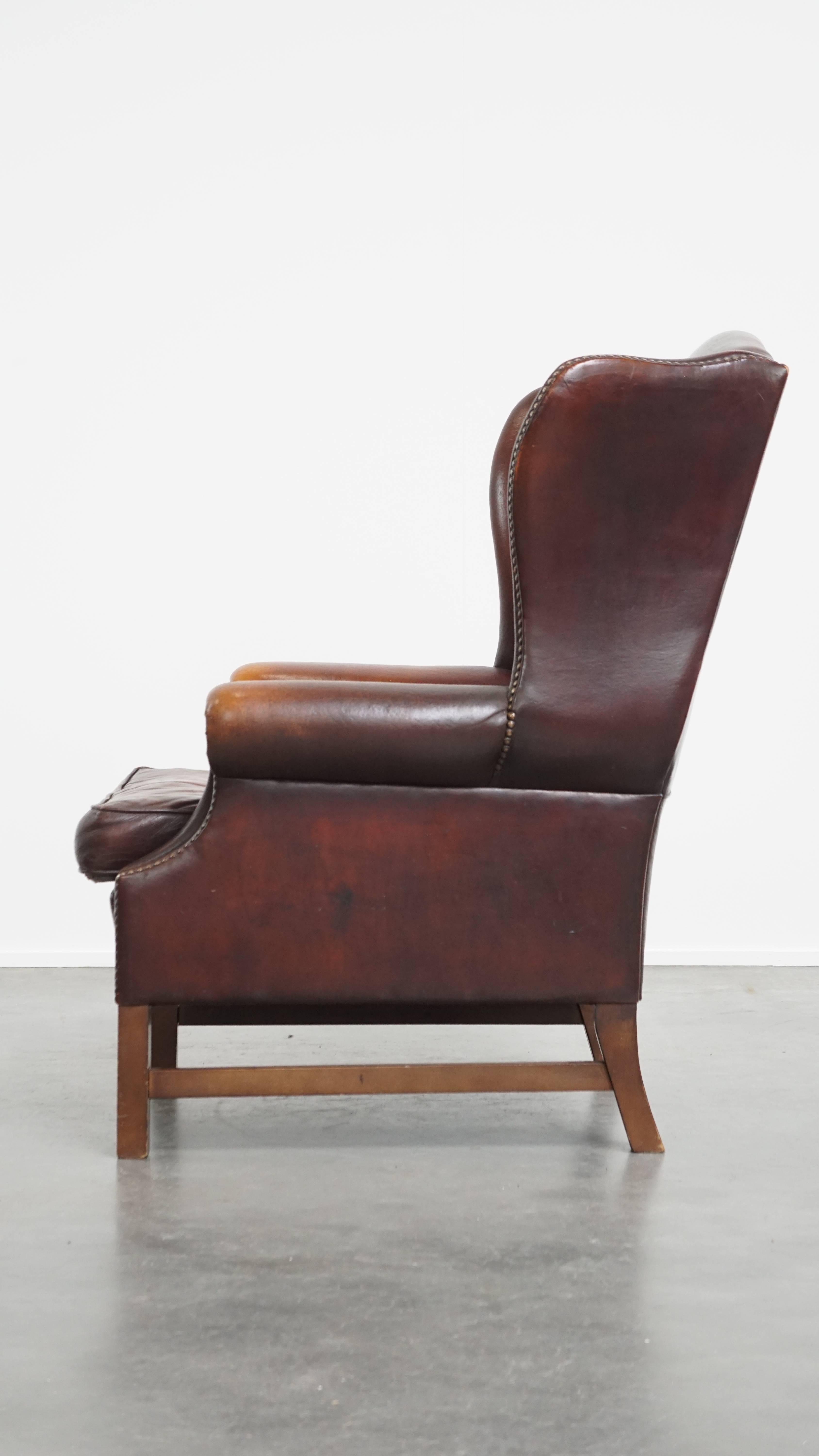 Sedia Wingback in pelle di pecora scura in stile inglese In condizioni buone in vendita a Harderwijk, NL
