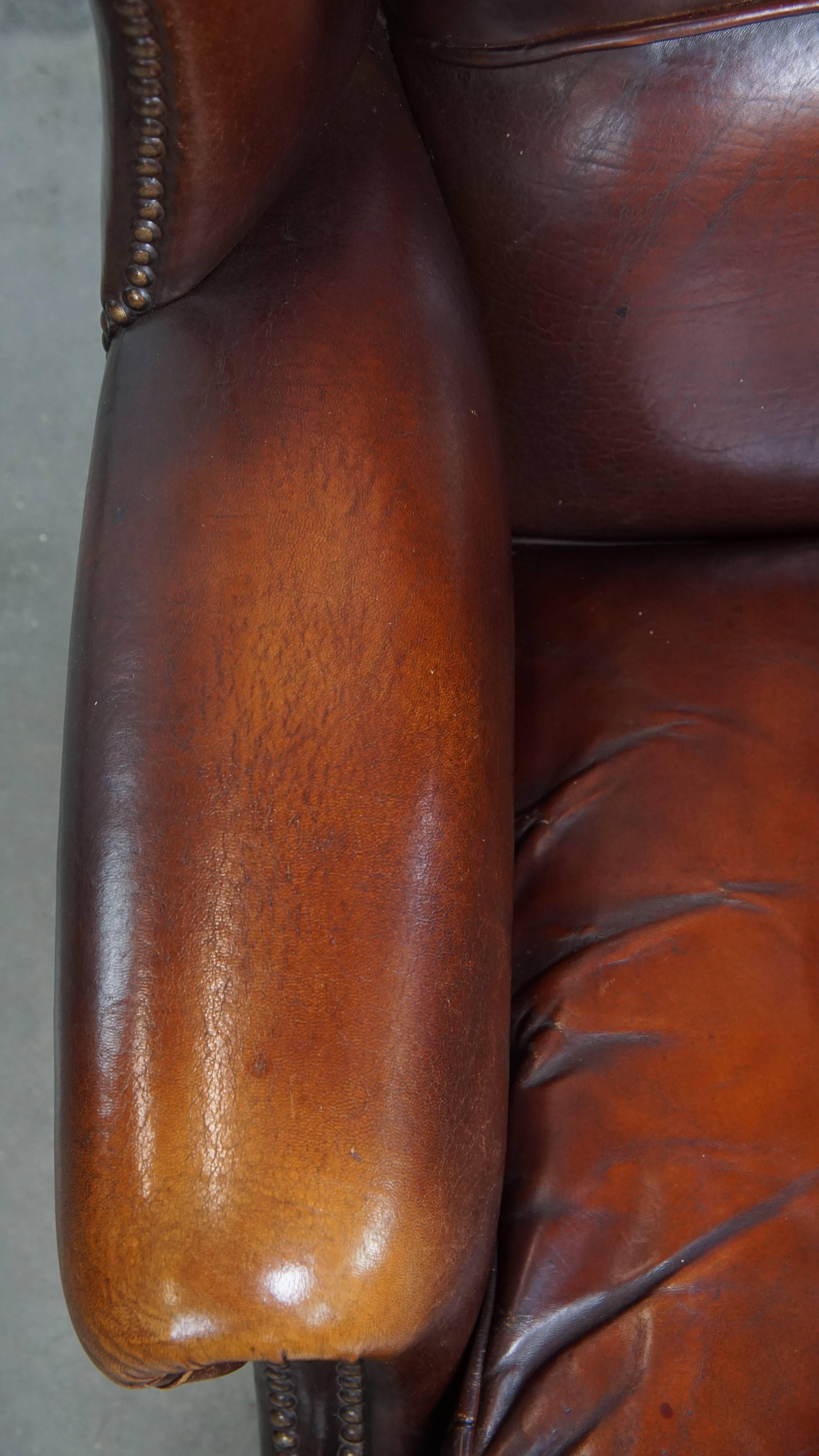 Pelle Sedia Wingback in pelle di pecora scura in stile inglese in vendita