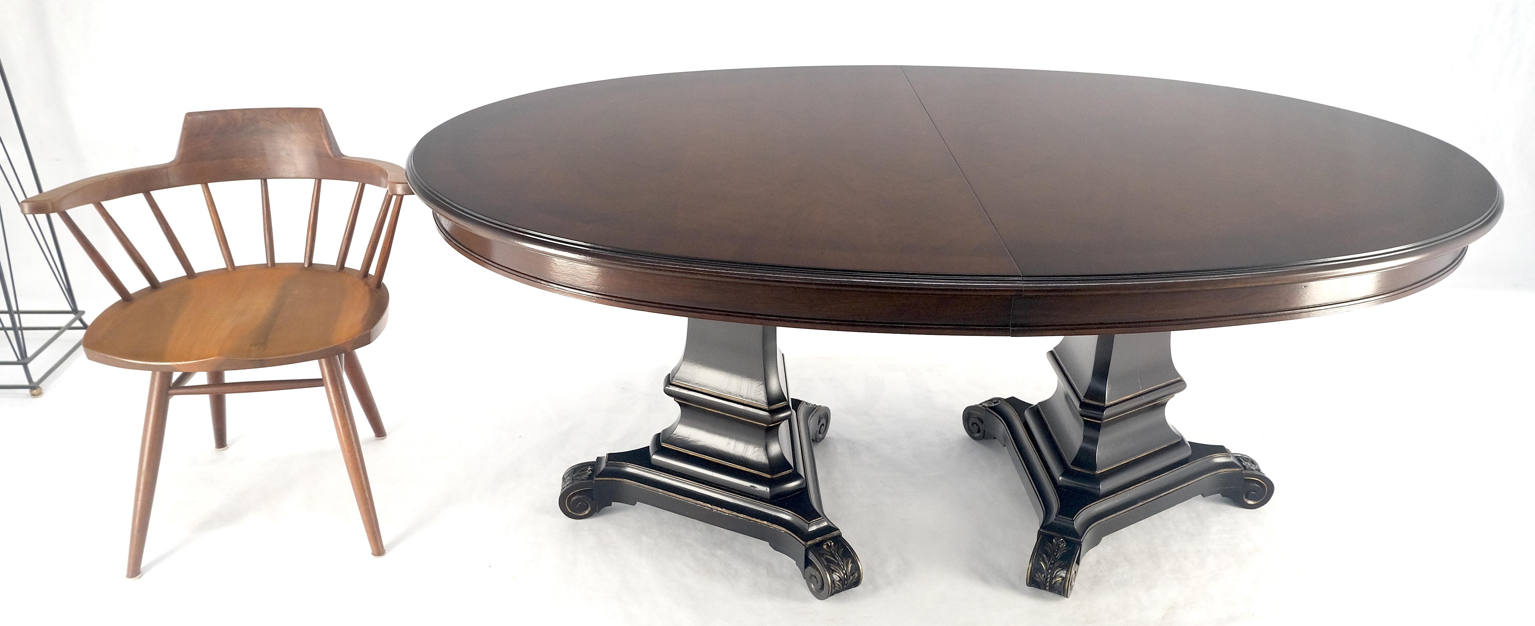 Table de salle à manger ovale à double piédestal tripode en noyer flammé foncé, 3 abattants MINT ! en vente 5