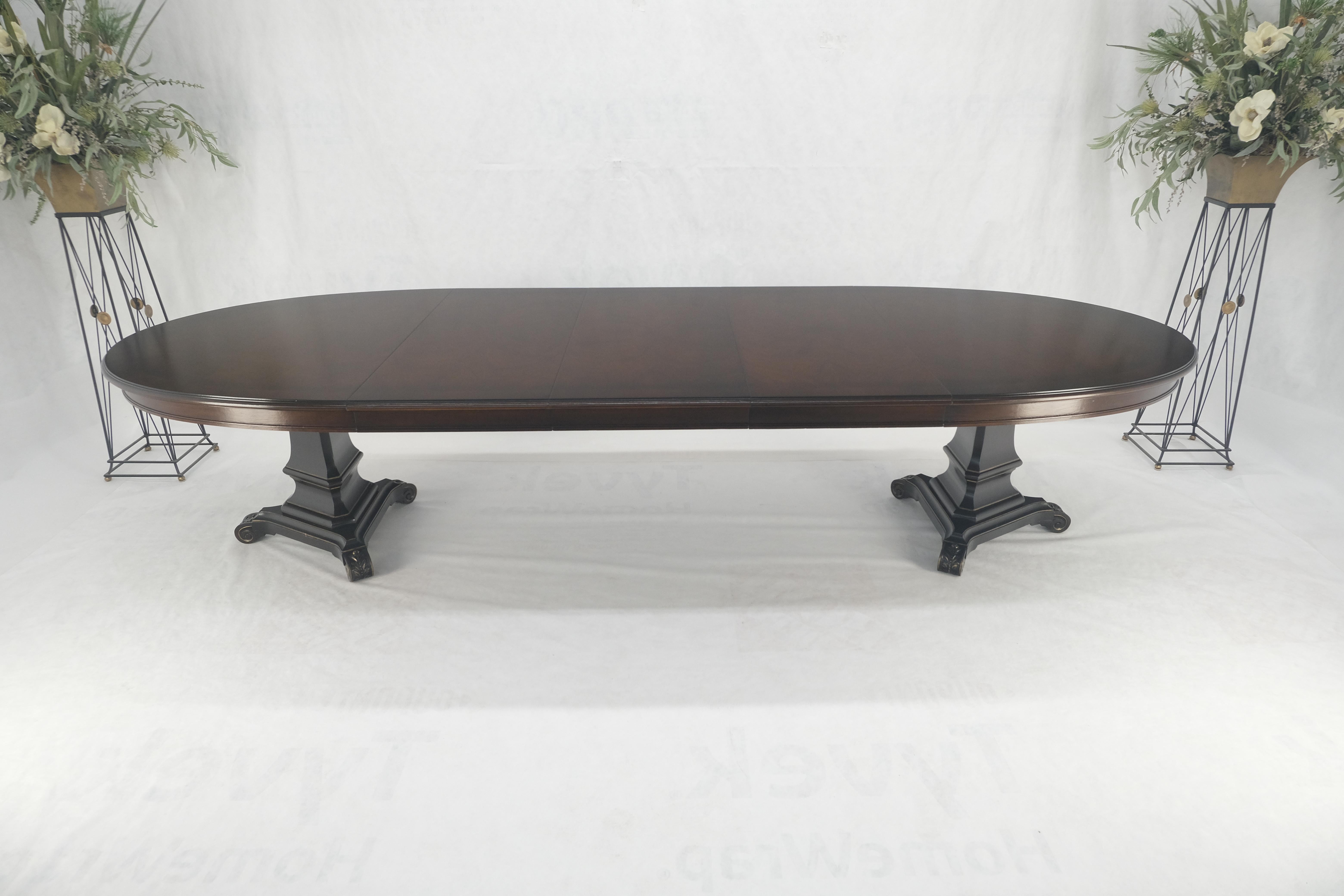 Table de salle à manger ovale à double piédestal tripode en noyer flammé foncé, 3 abattants MINT ! en vente 8