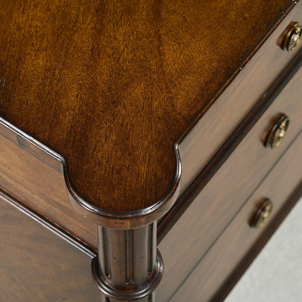 Legno Commode francese scuro Luigi XVI in vendita