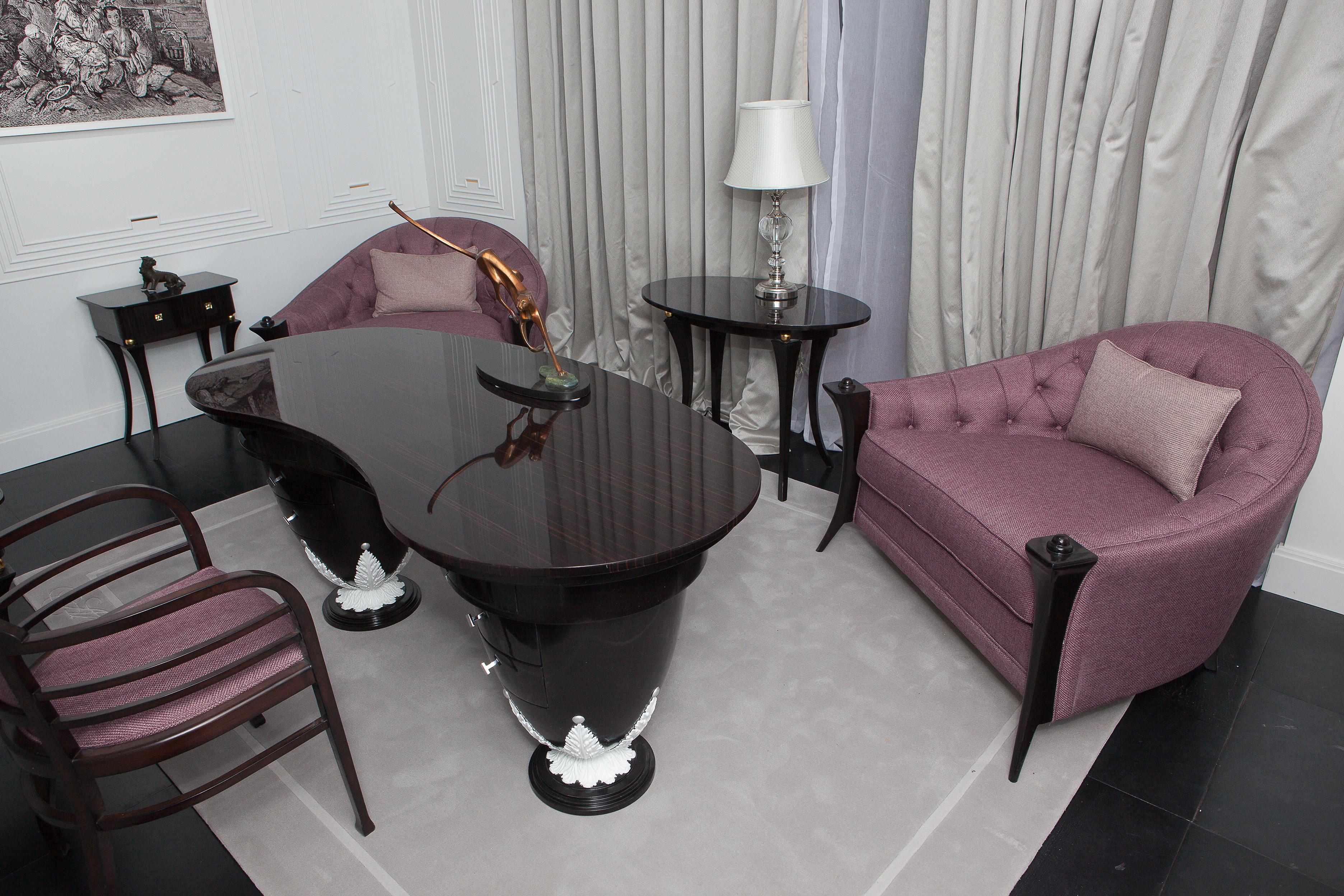 Tessuto Poltrona moderna grande con finitura lucida scura, rivestimento in Fabrice in vendita