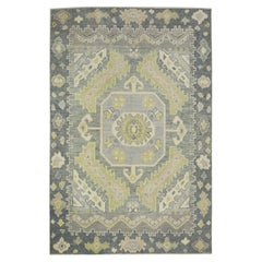 Handgewebter türkischer Oushak-Teppich aus Wolle in Grau & Grün mit geometrischem Design 4'11" x 6'9"