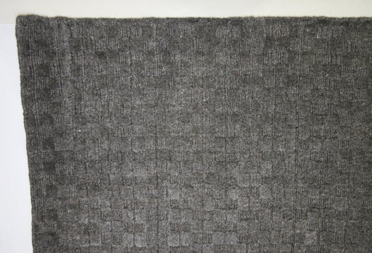 Dark Gray Loop and Cut Rug For Sale at 1stDibs