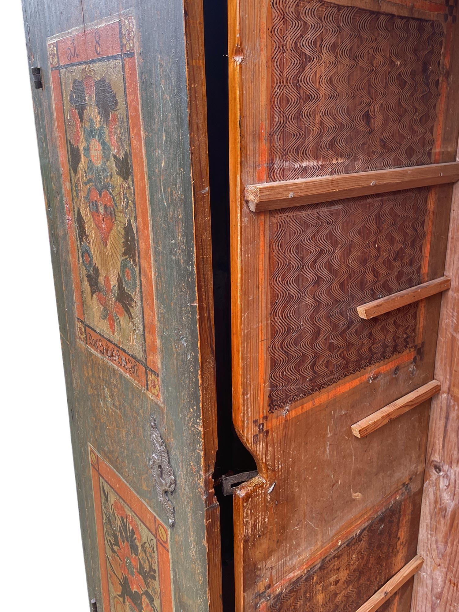 Dunkelgrüner, floral bemalter Schrank von 1830 im Angebot 7