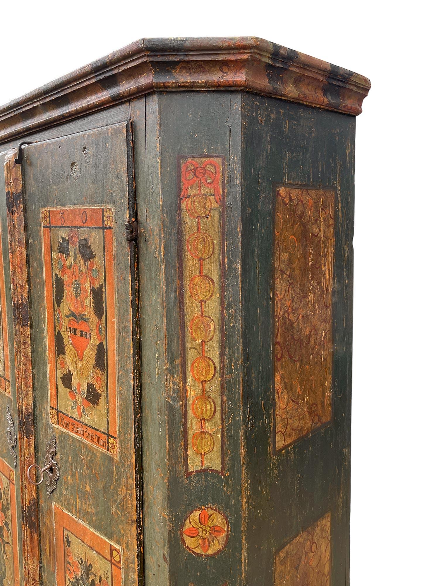 Dunkelgrüner, floral bemalter Schrank von 1830 im Angebot 8