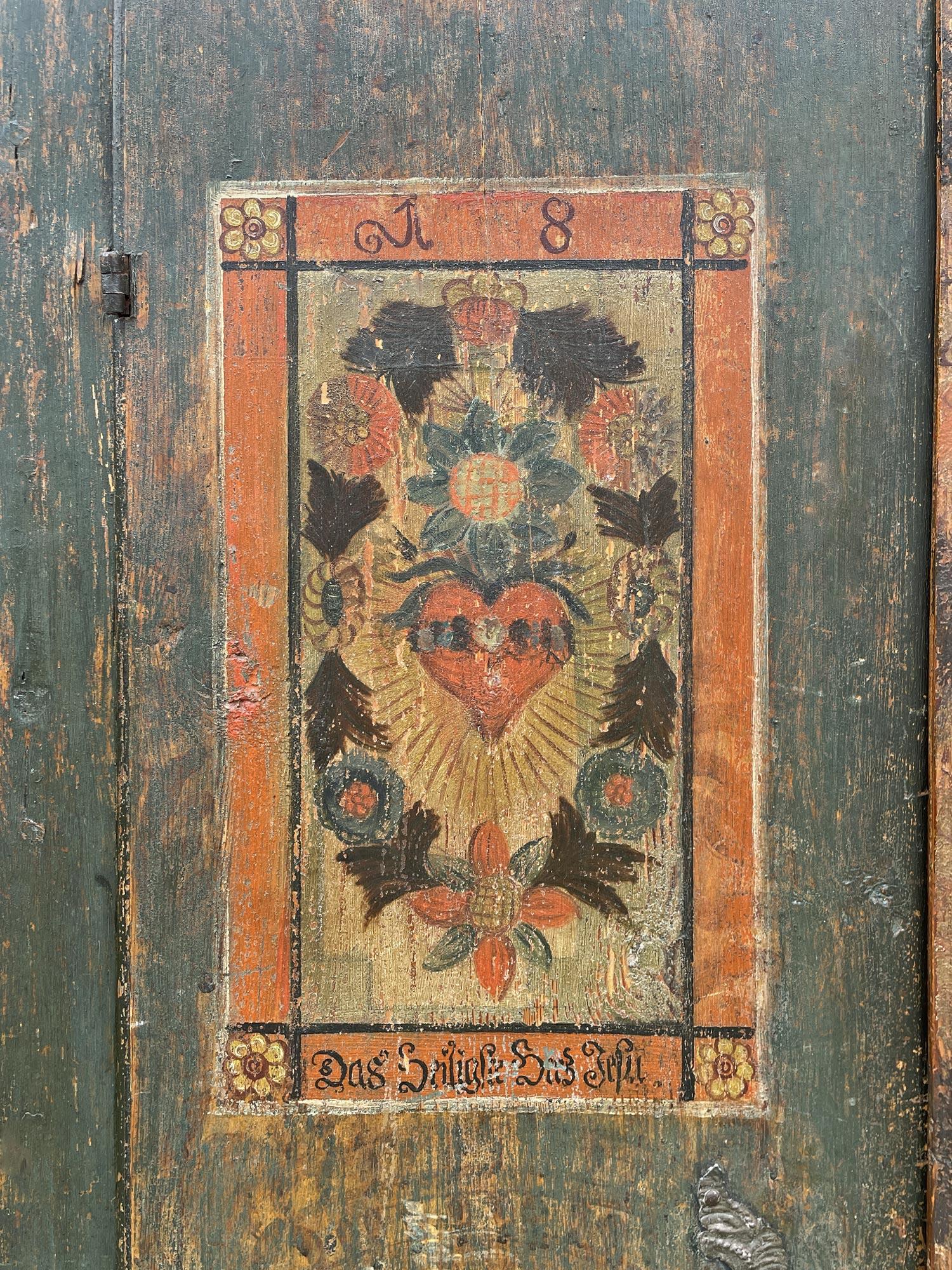 Dunkelgrüner, floral bemalter Schrank von 1830 im Angebot 1