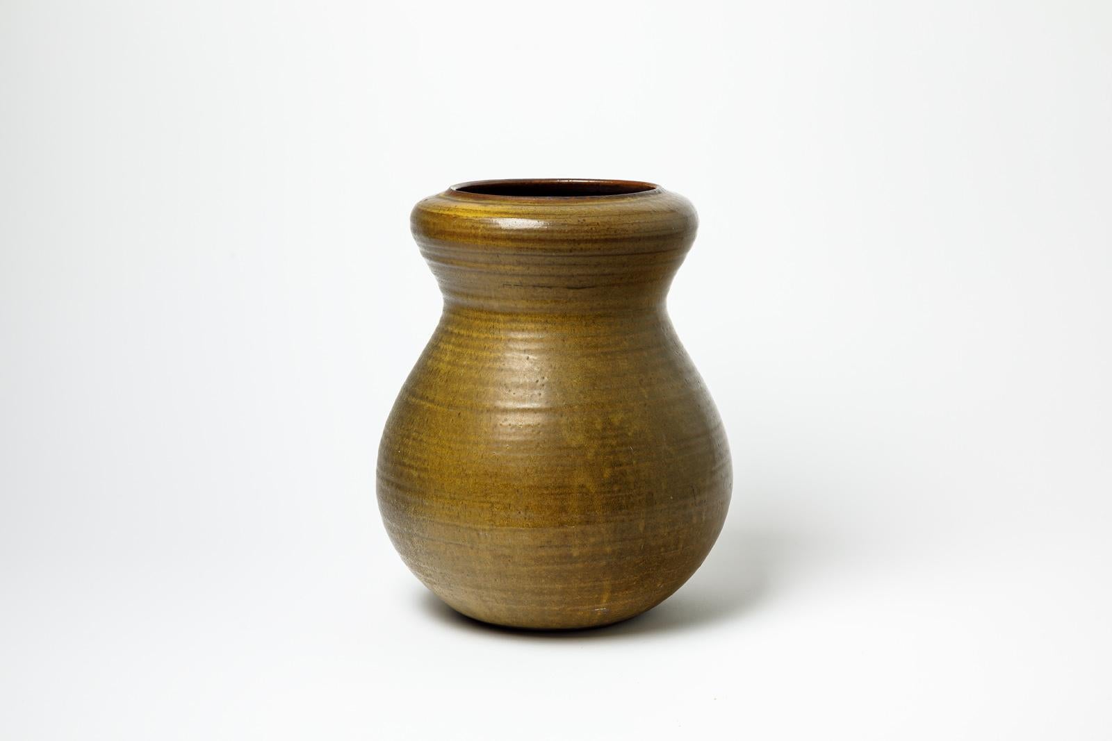 Vase aus Steingut mit dunkelgrüner und brauner Glasur von Daniel de Montmollin, 1990-2000. (Art déco) im Angebot