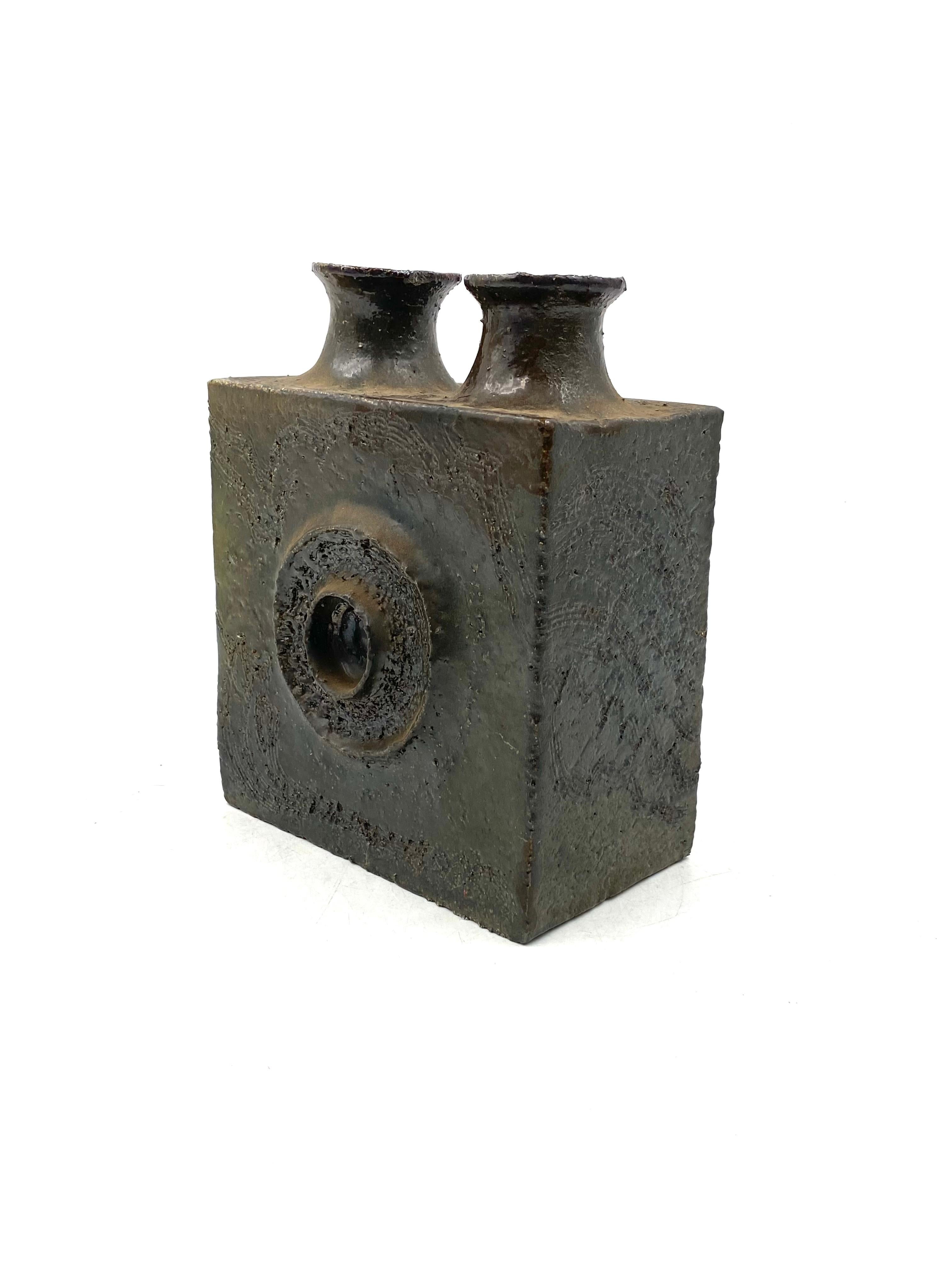 Dark green brutalist ceramic vase, Italy 1980s in vendita 3