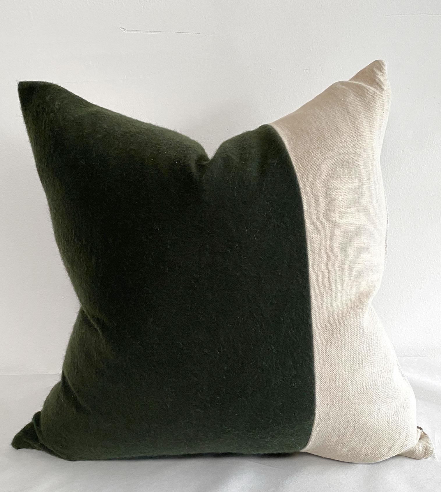 Dark green cashmere and linen pillow with down insert
Beautiful deep moss green, with 100% pure natural organic Belgian linen
Backing is natural linen, with zipper closure.
Down / feather insert is included.
Size: 22 x 22.
   