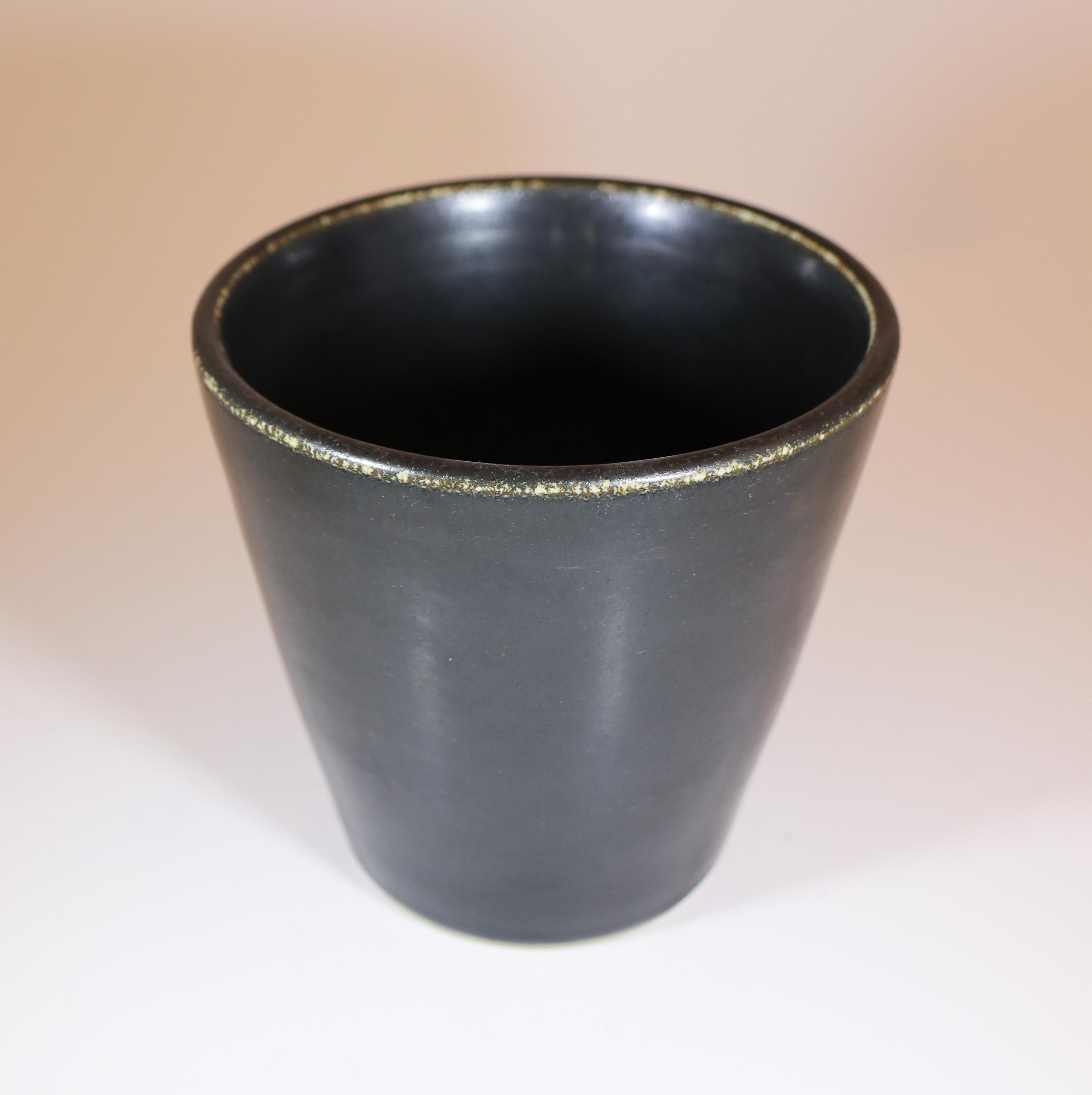 Mid-20th Century Dark Green cone-shaped Unique Vase, Carl-Harry Stålhane, Rörstrand, 1961 Vintage For Sale