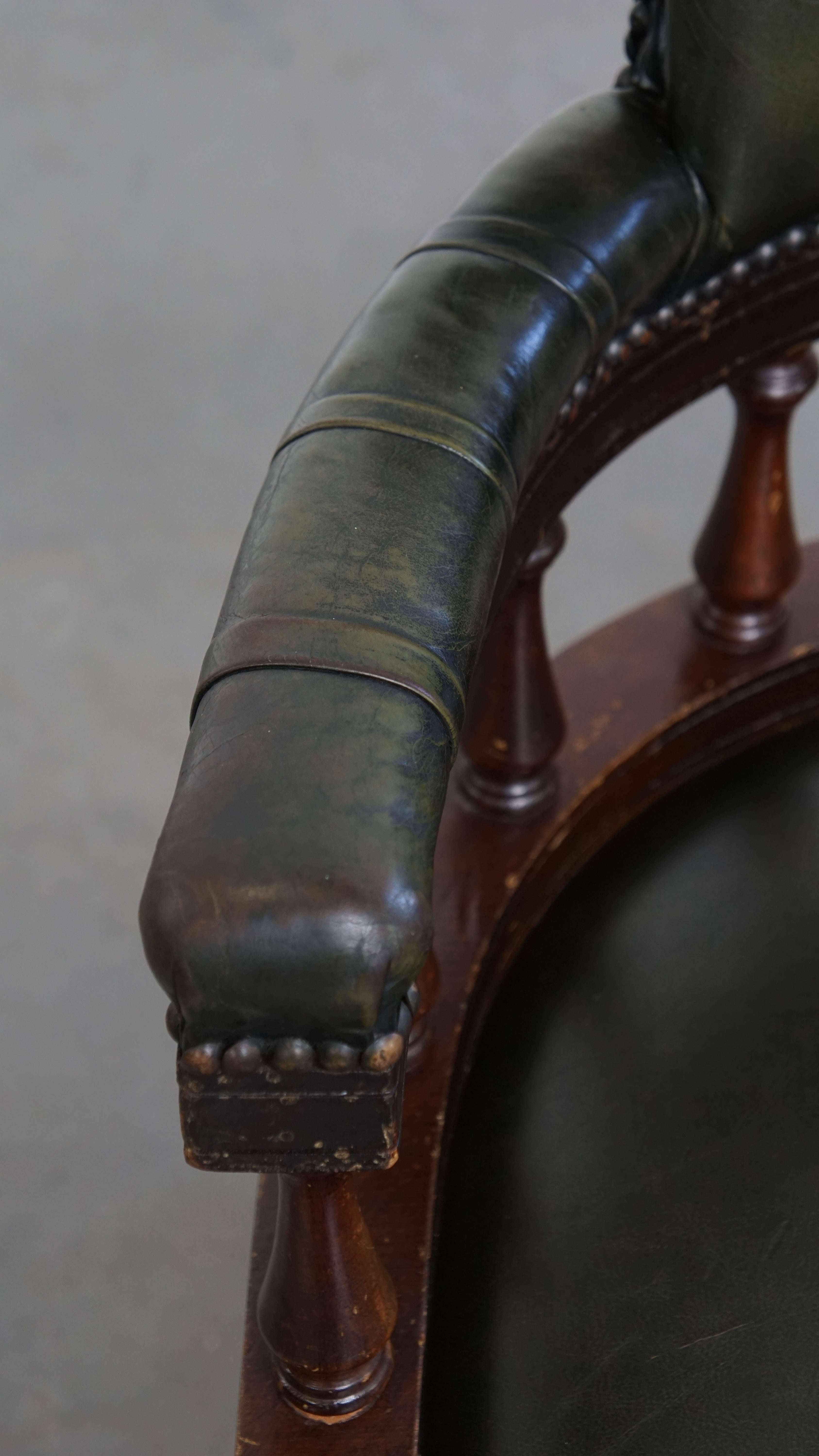 Dark Green Cowhide Leather Swivel and Tilt Chesterfield Office Chair For Sale 1
