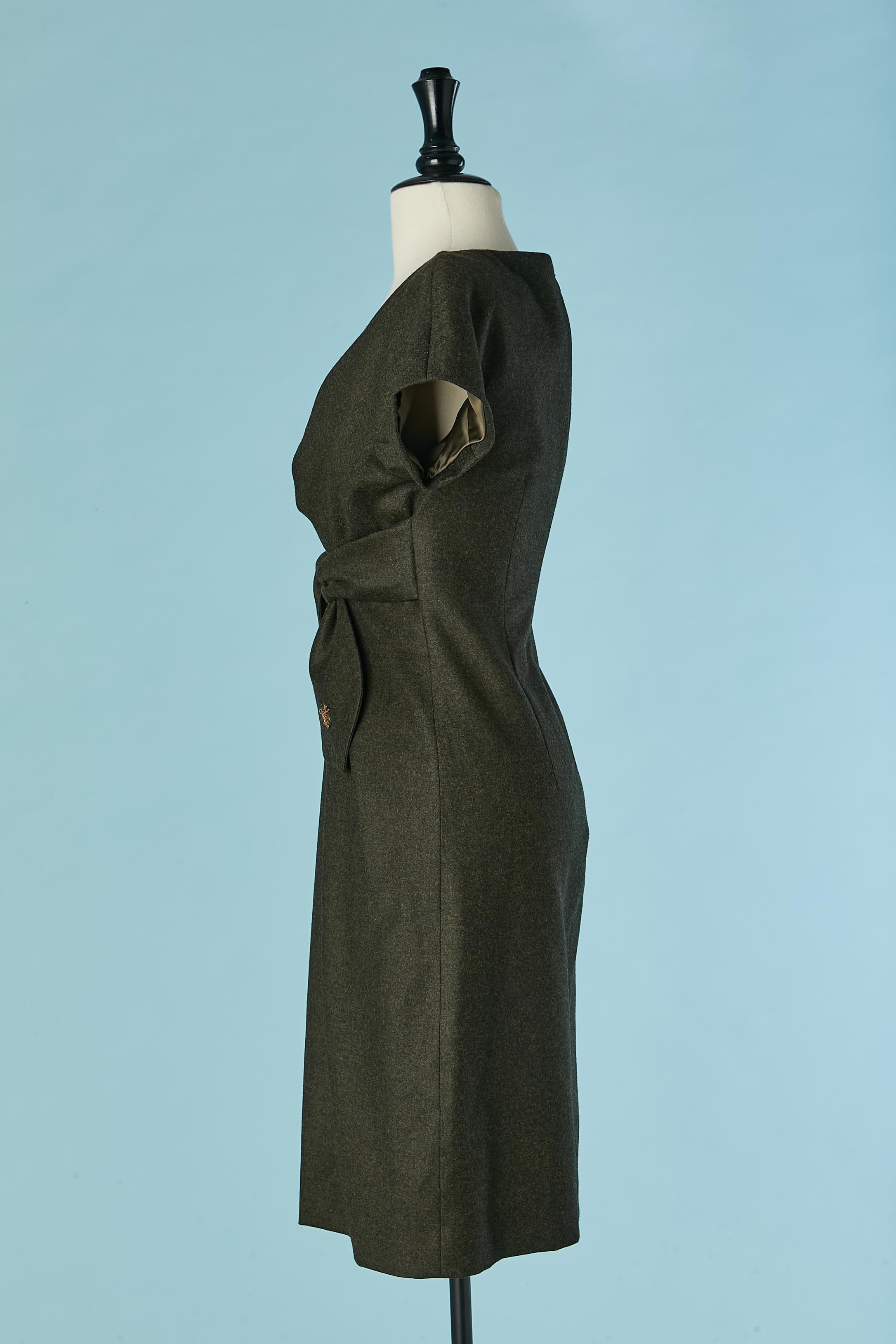 Flanelle vert foncé avec demi-courroie nouée à la taille Alexander McQueen en vente 1