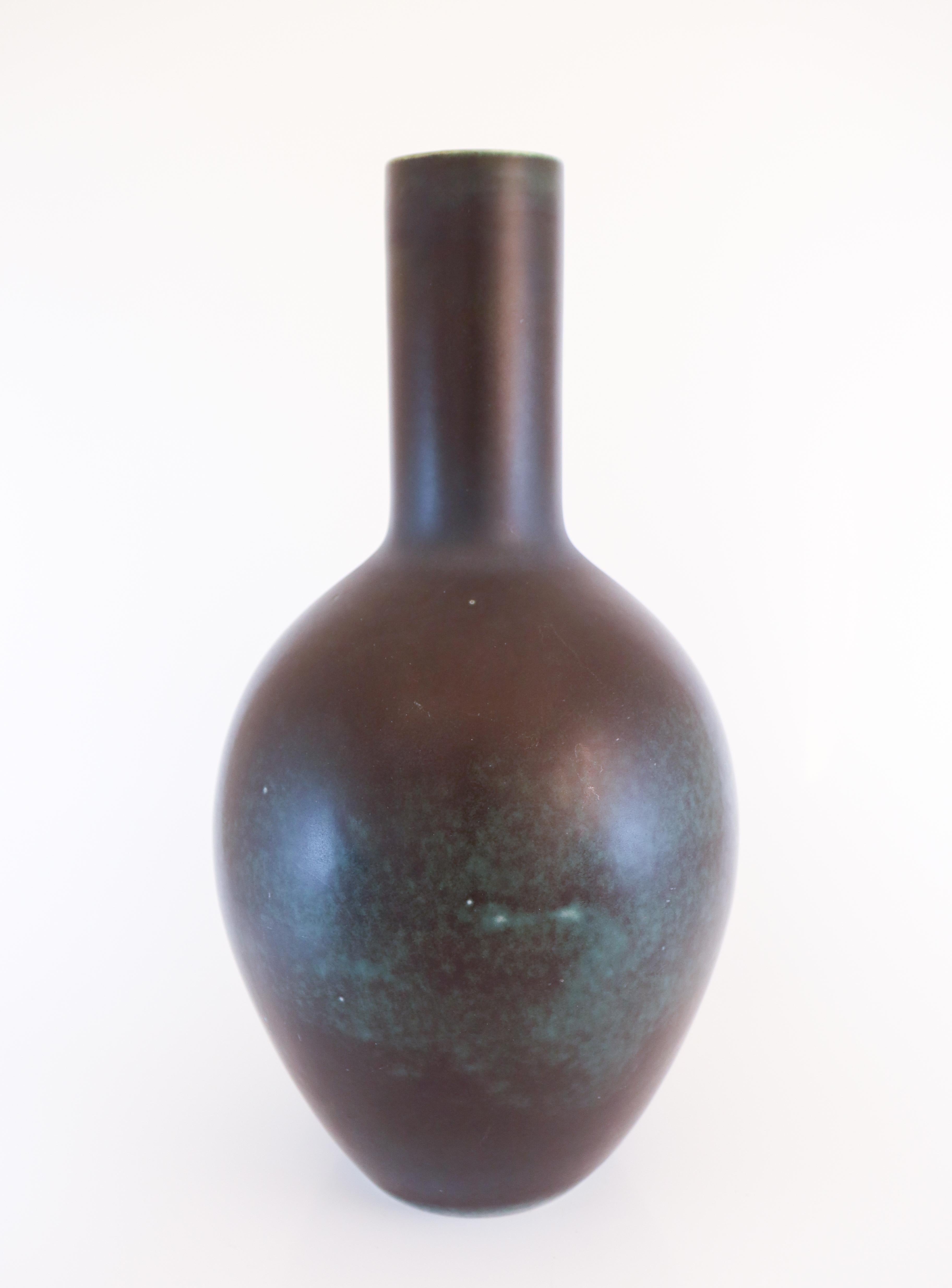 Céramique Vase de sol vert foncé Carl-Harry Stålhane, Rörstrand - Milieu du XXe siècle en vente