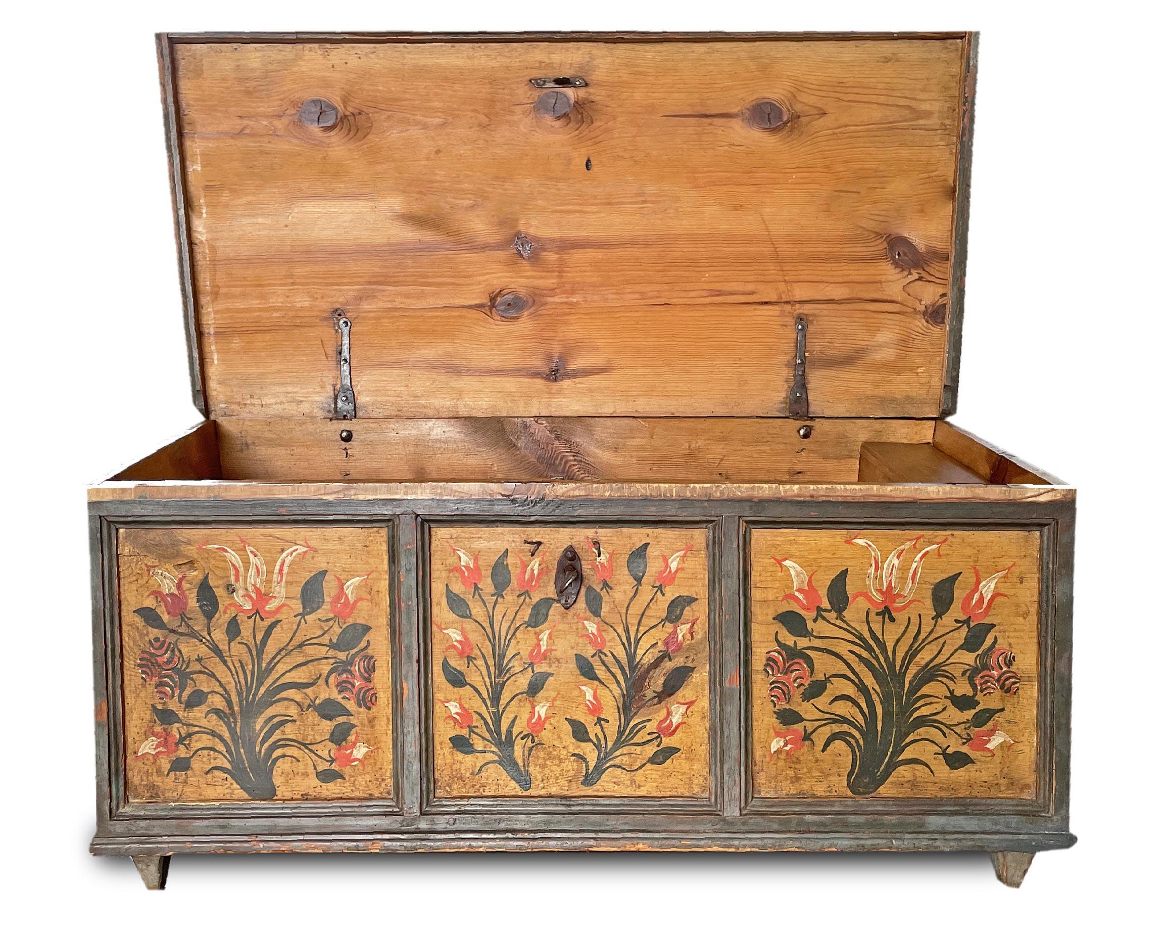 Dark Green Floral Painted Blanket Chest Early 19th Century 6