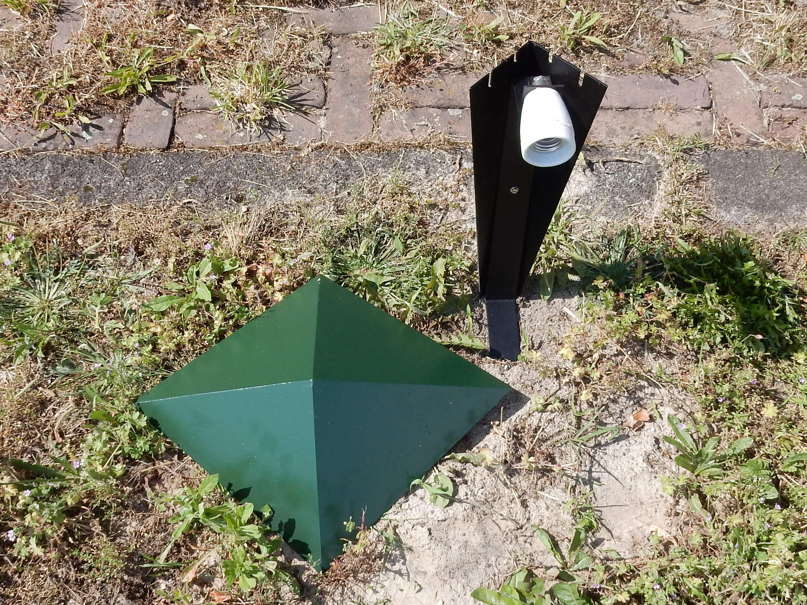 Dunkelgrüne Gartenlampe für RAAK in ausgezeichnetem Zustand, 1970er Jahre (Lackiert) im Angebot