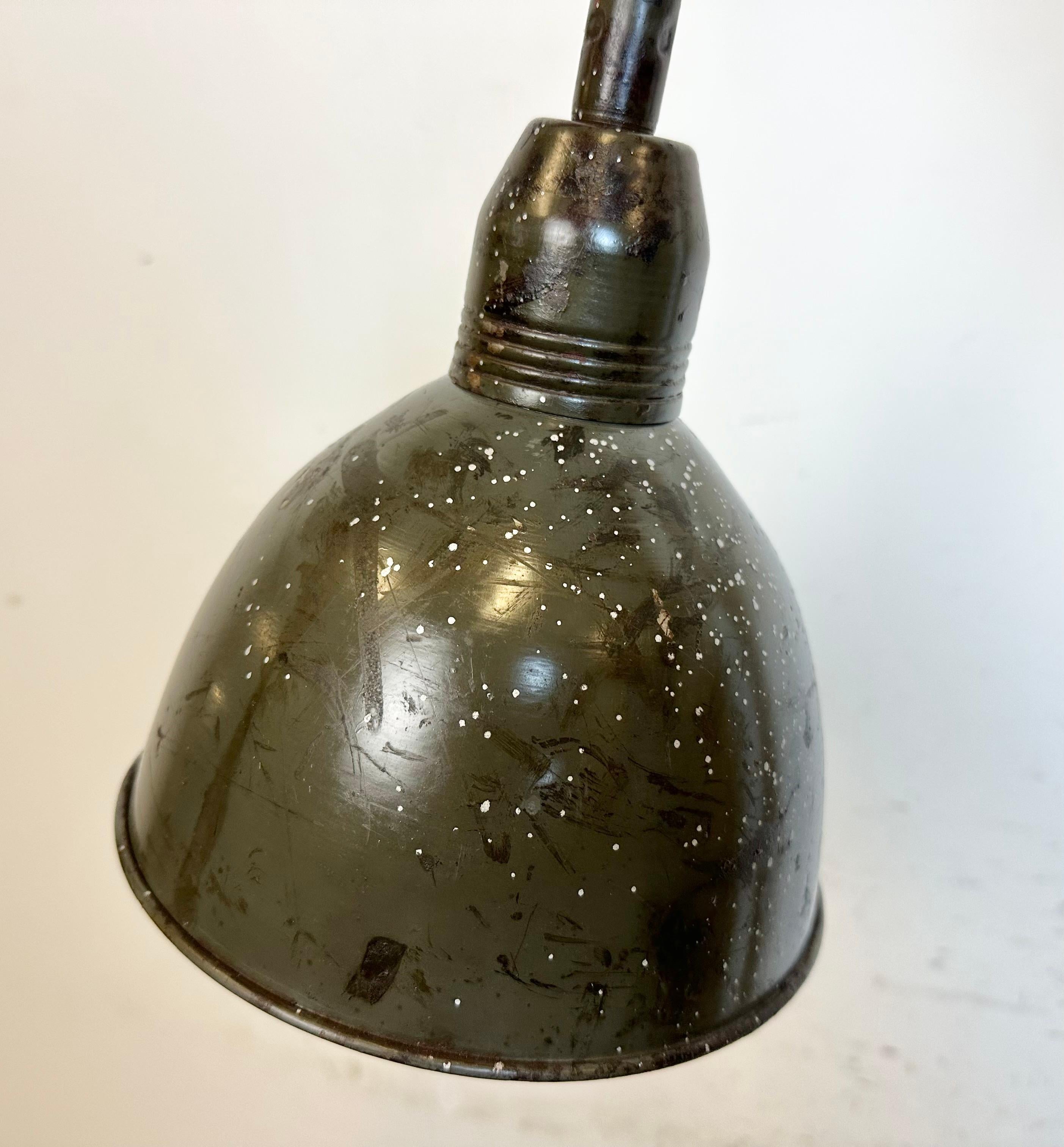 Dark Green Industrial Scissor Wall Lamp from Elektroinstala, 1960s In Good Condition For Sale In Kojetice, CZ