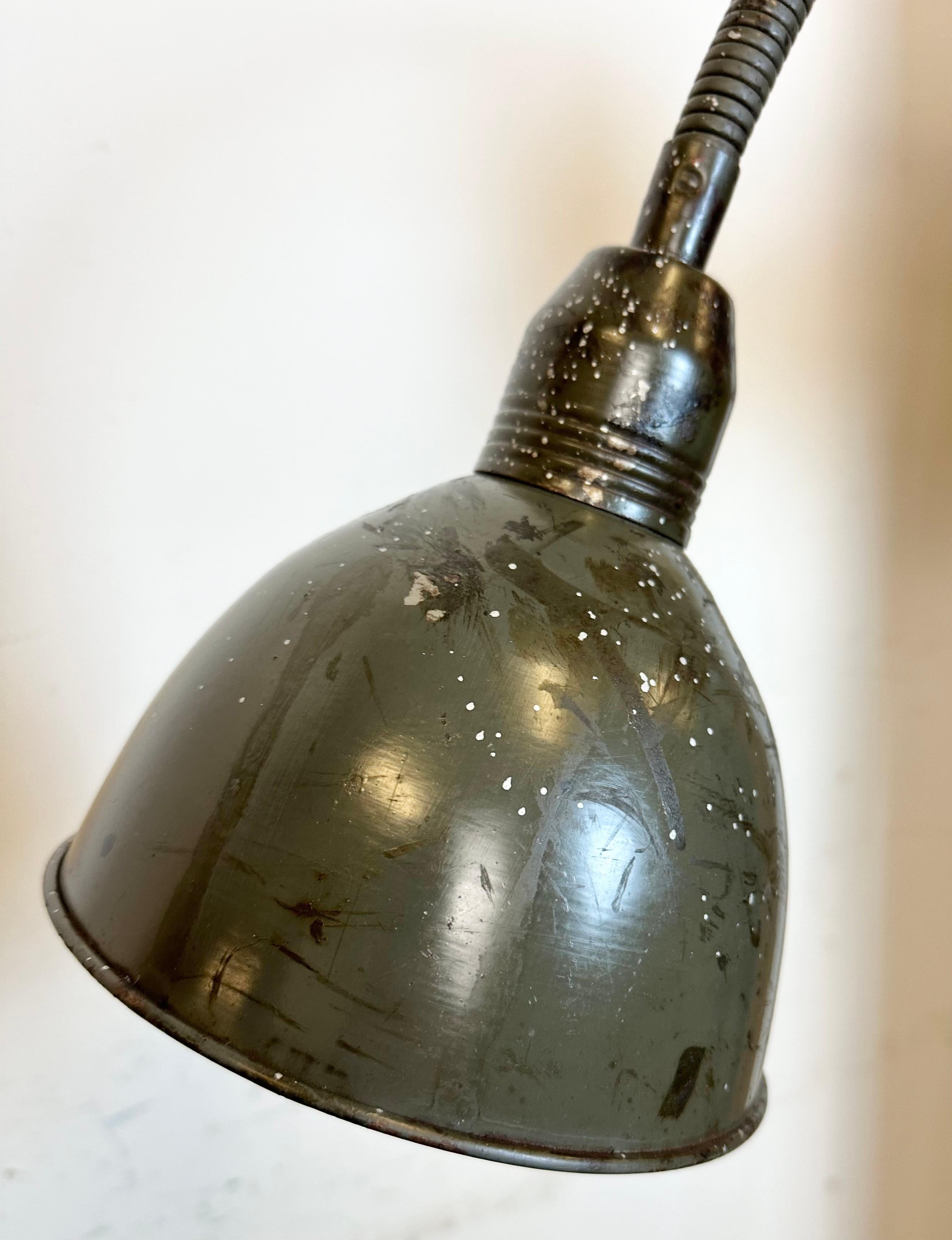 Dark Green Industrial Scissor Wall Lamp from Elektroinstala, 1960s For Sale 1