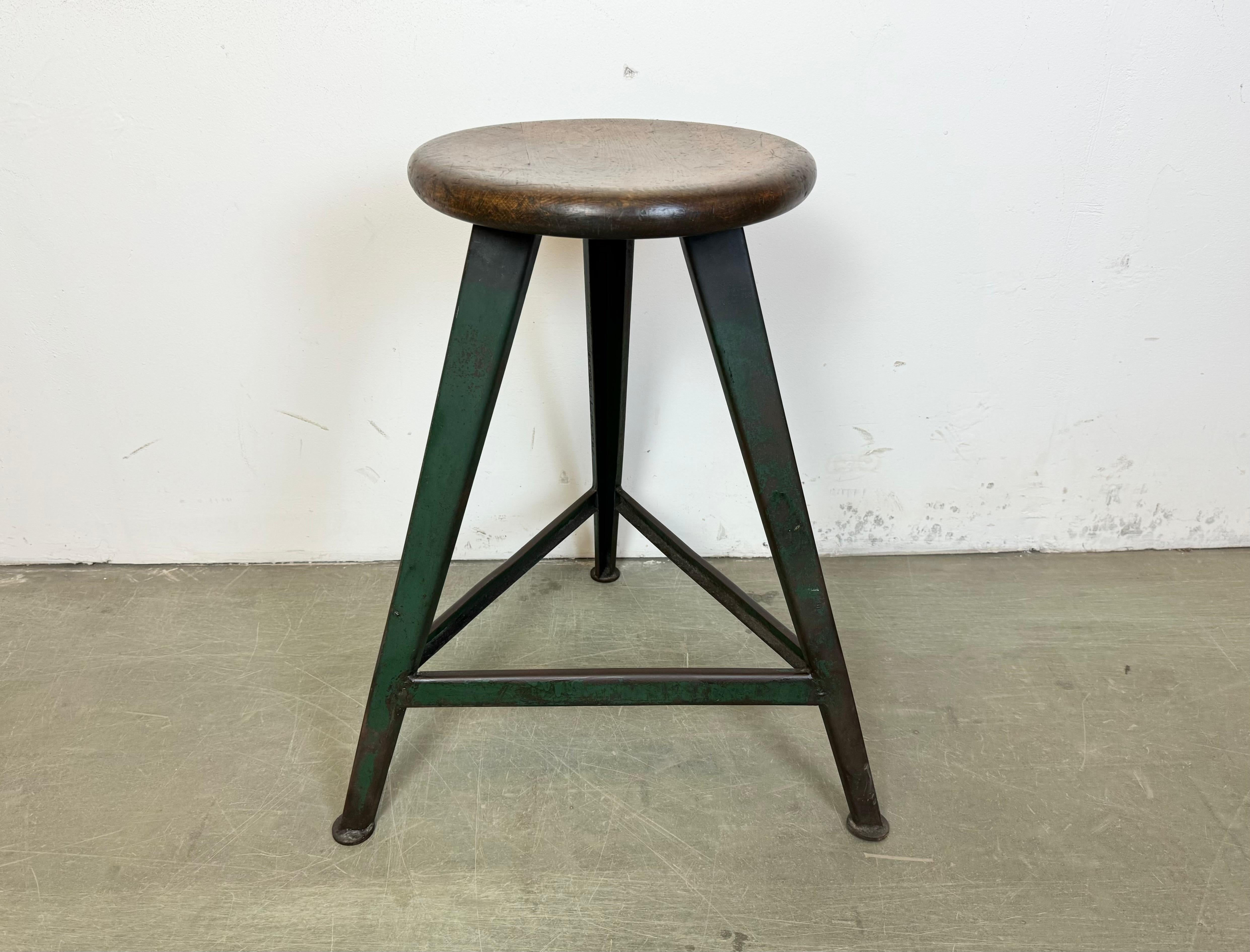 Dark Green Industrial Workshop Stool, 1960s In Good Condition For Sale In Kojetice, CZ