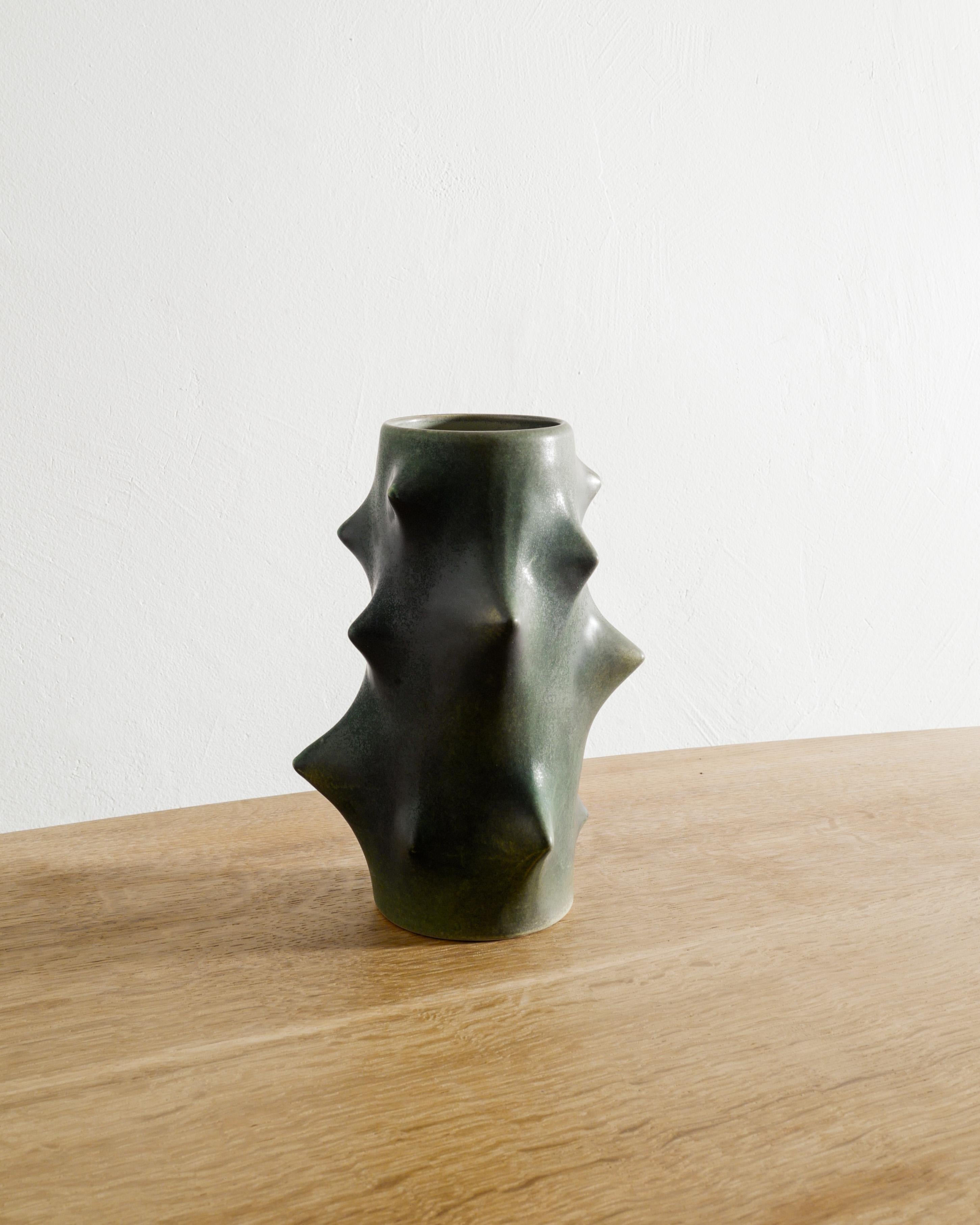 Rare vase danois en grès cérame vert foncé 