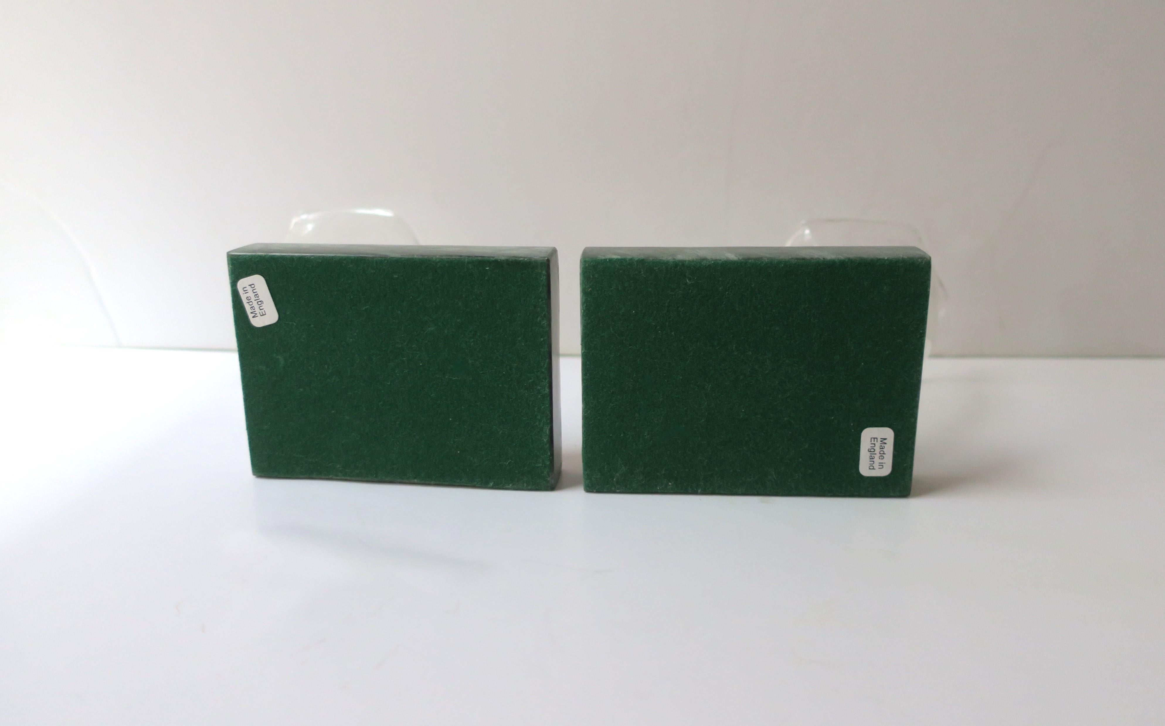 Vasi in vetro soffiato con pugni in marmo verde scuro e bronzo dorato, coppia in vendita 10