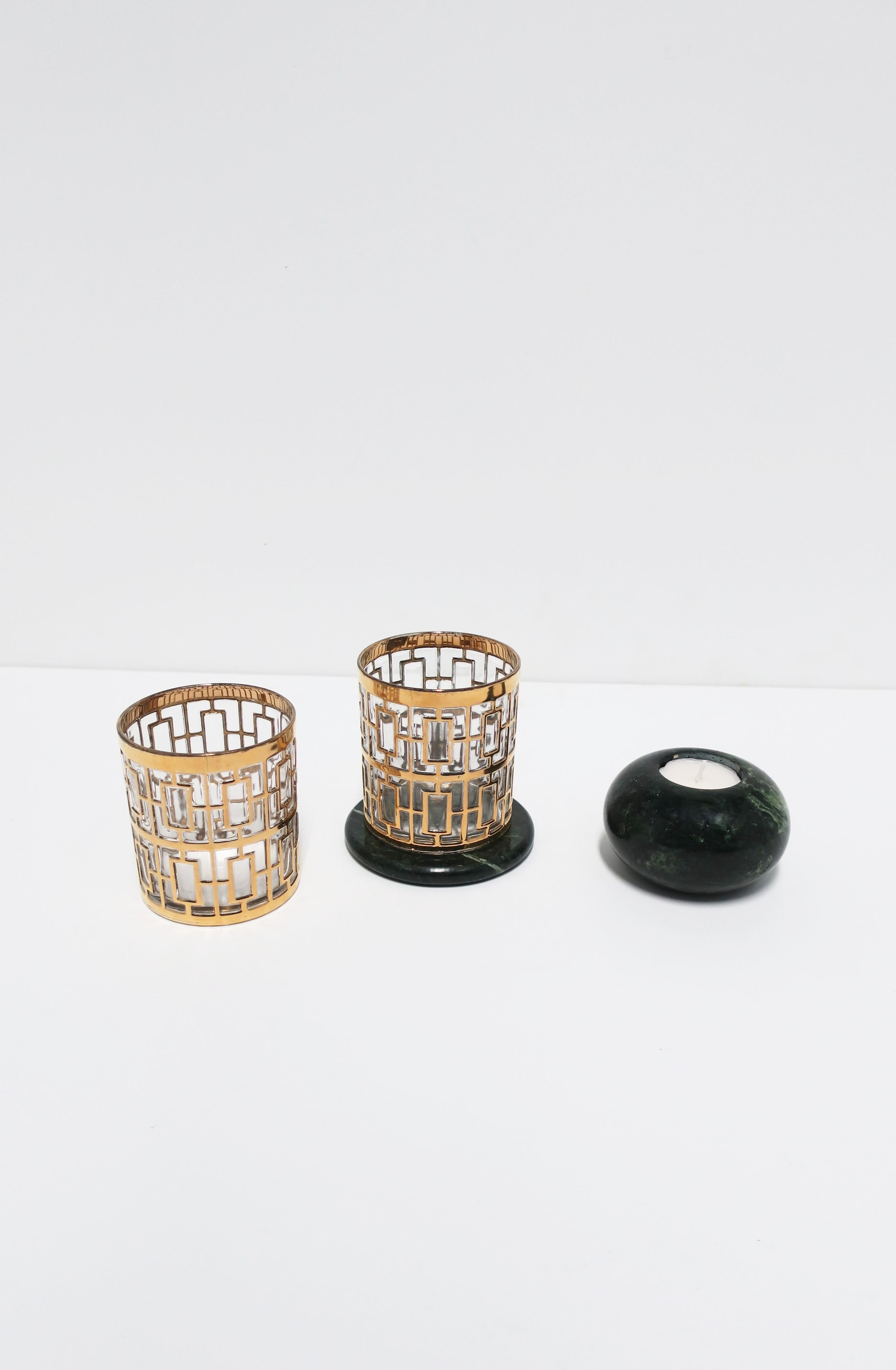 Dunkelgrüner Votive-Kerzenhalter aus Marmor (Poliert) im Angebot