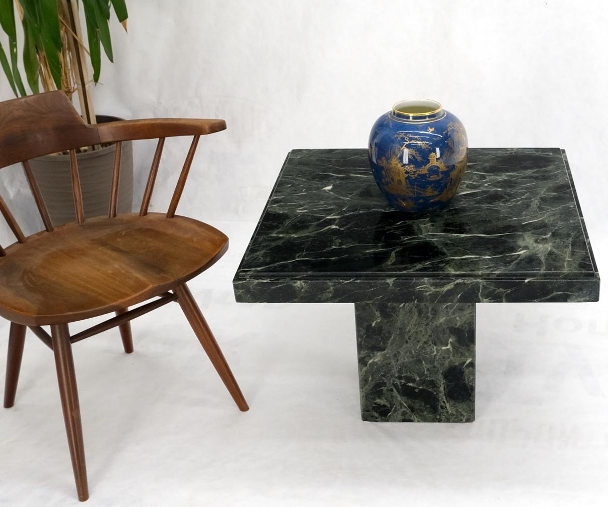 Dark Green to Black White Veins Square Marble Side End Coffee Table Stand In Excellent Condition For Sale In Rockaway, NJ