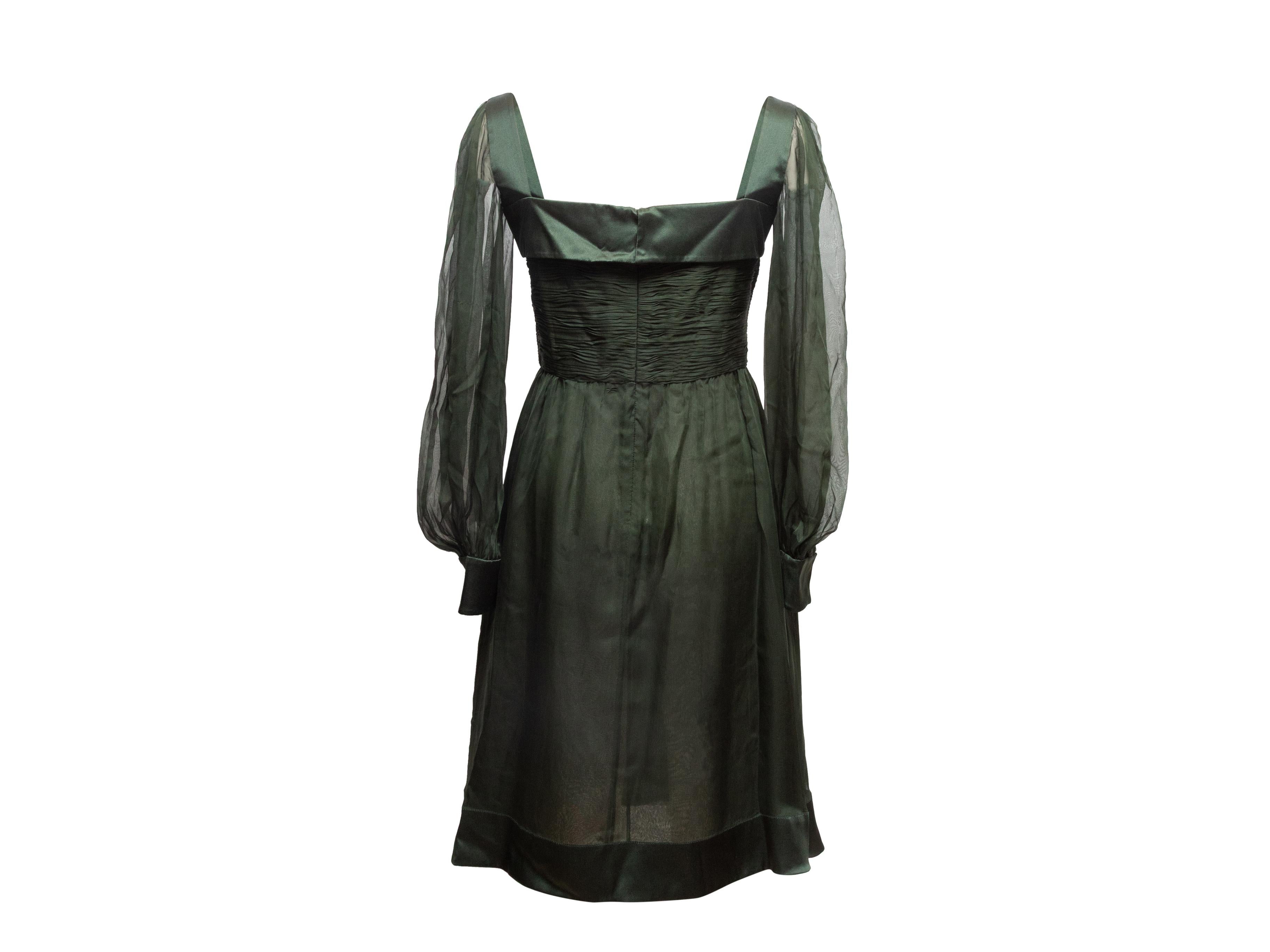 Dunkelgrünes Valentino Seidenkleid mit langen Ärmeln Größe US 8 (Schwarz) im Angebot