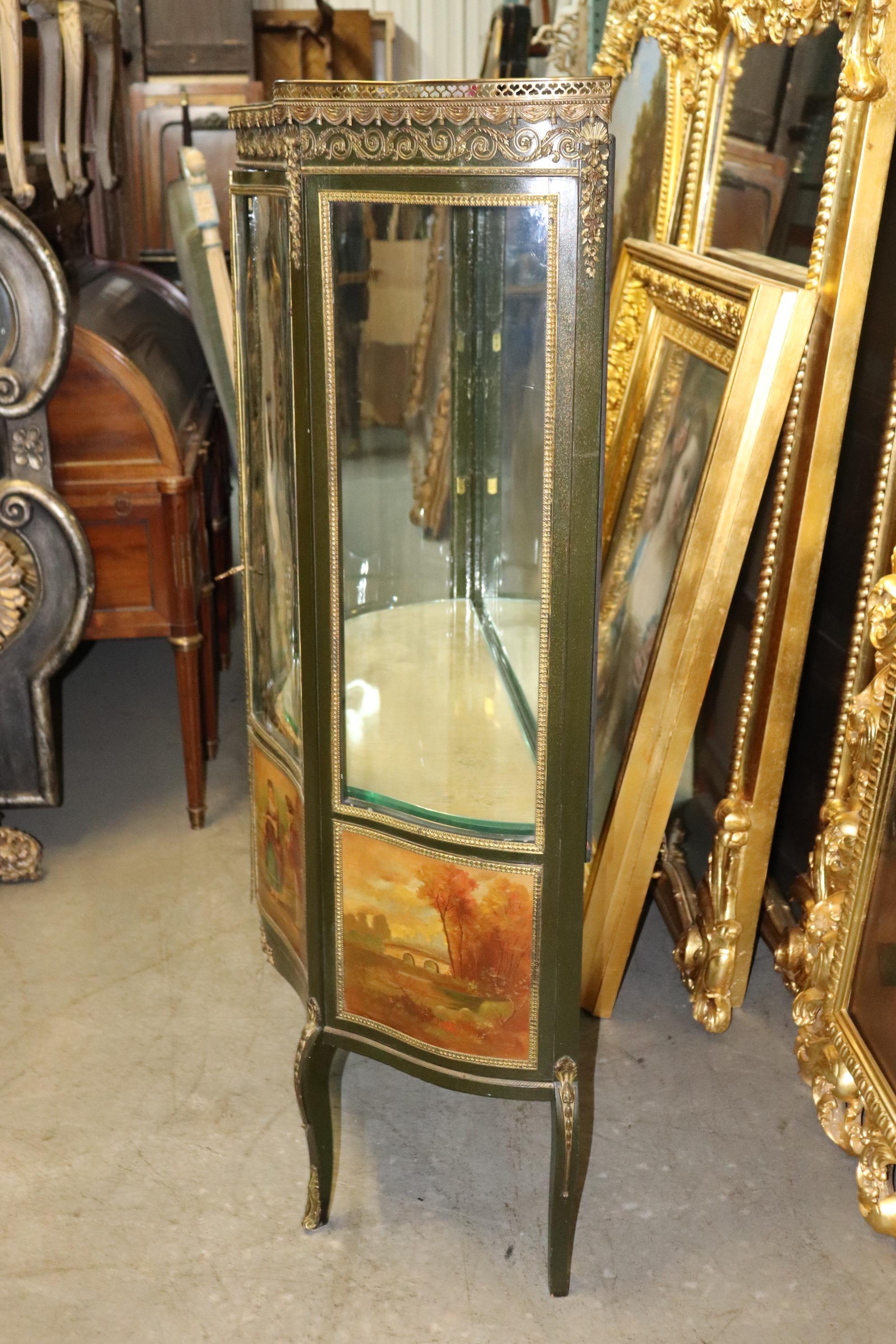 Dark Green Vernis Martin Painted French Bronze Mounted Vitrine, circa 1920 For Sale 2