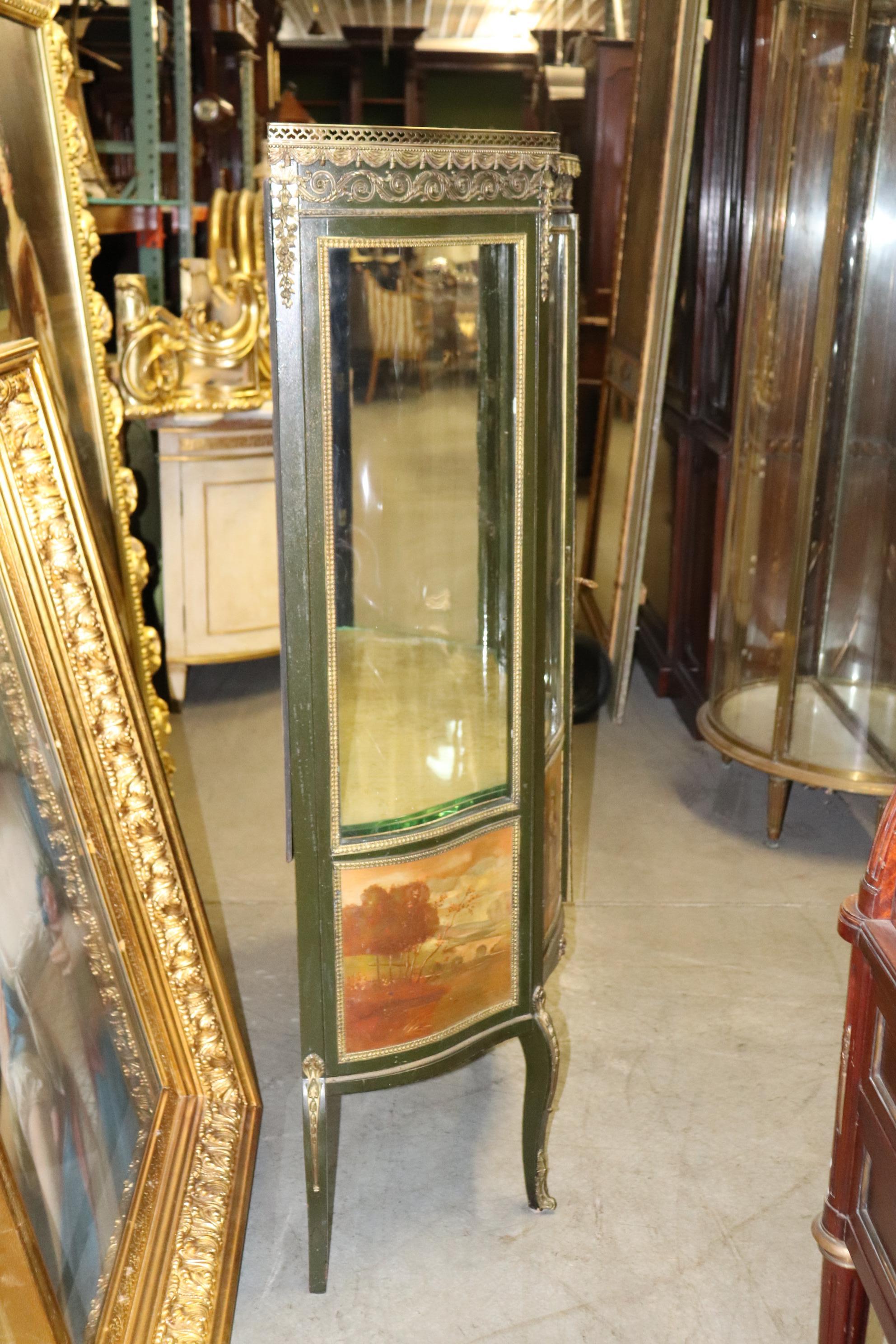 Dark Green Vernis Martin Painted French Bronze Mounted Vitrine, circa 1920 For Sale 3