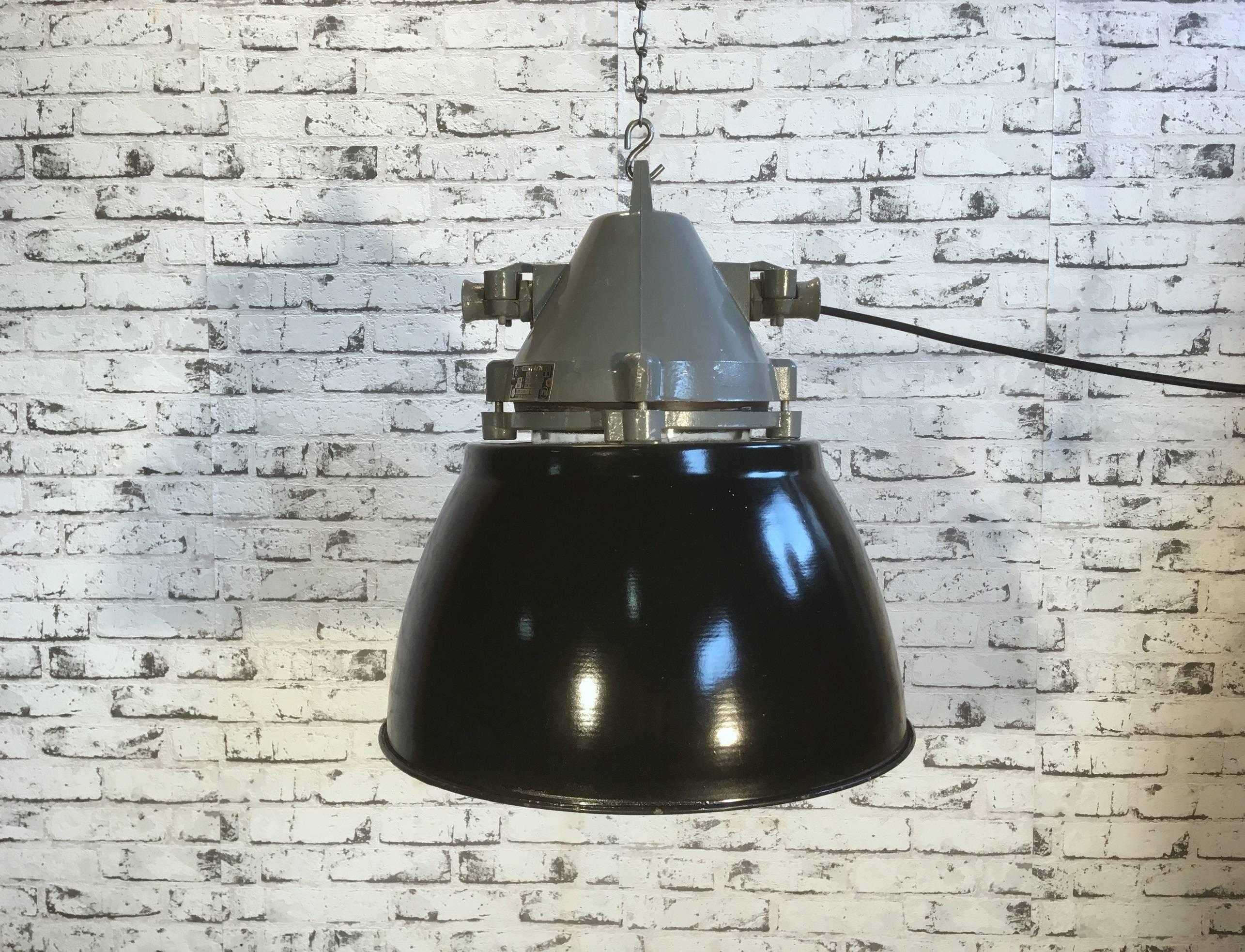 Industrial Dark Grey Aluminium Explosion Proof Lamp with Black Enameled Shade