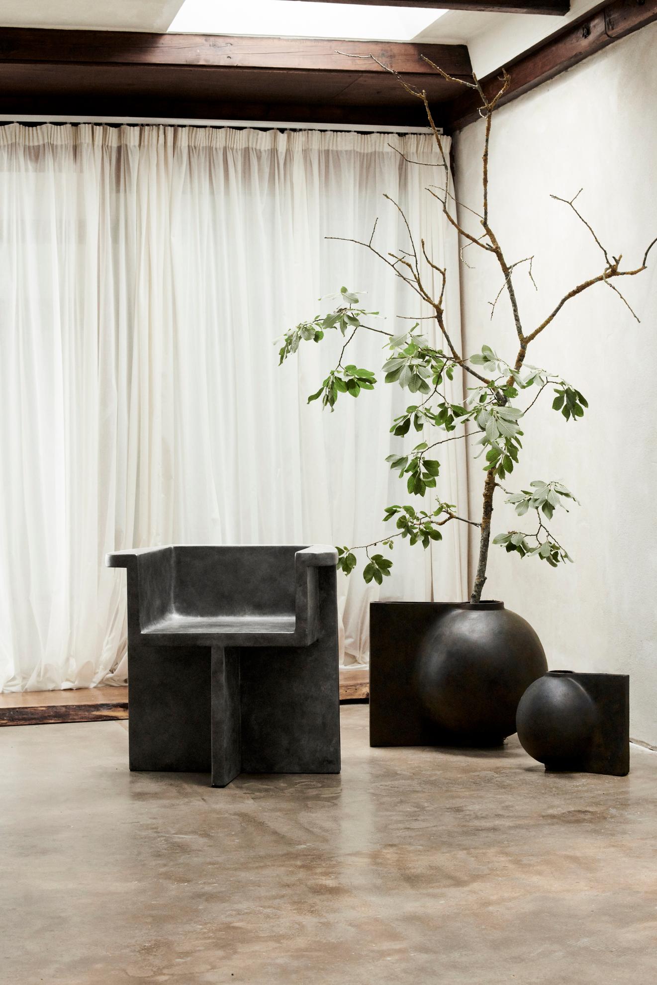 Modern Dark Grey Brutus Dining Chair by 101 Copenhagen For Sale