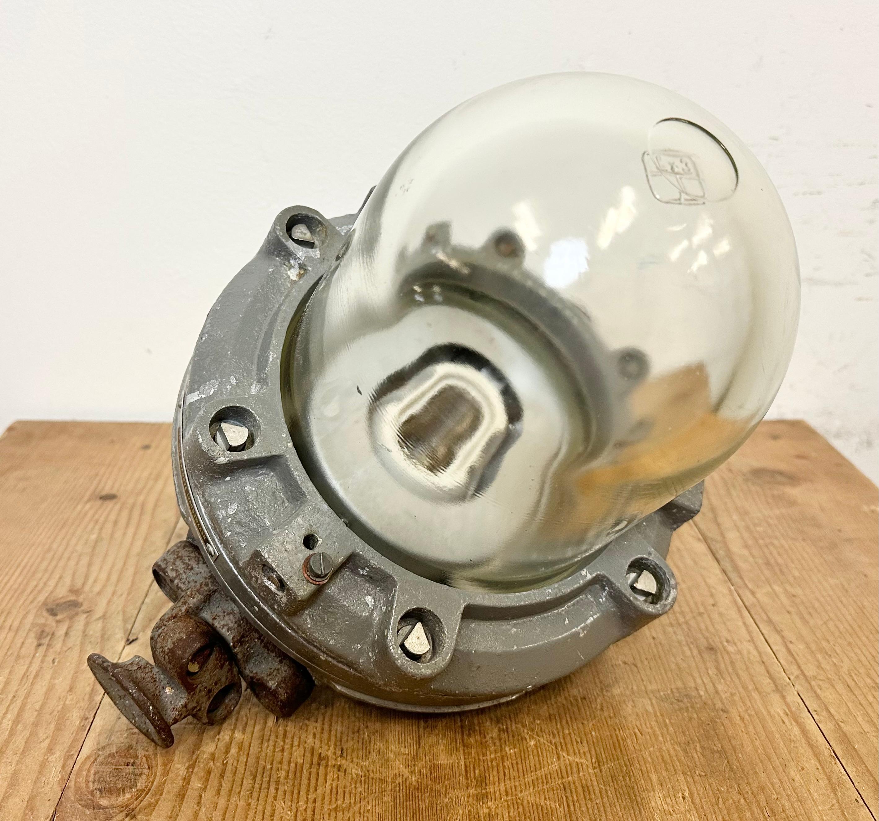 Dunkelgraue Explosion Proof-Lampe aus Aluminiumguss, 1970er Jahre im Angebot 8