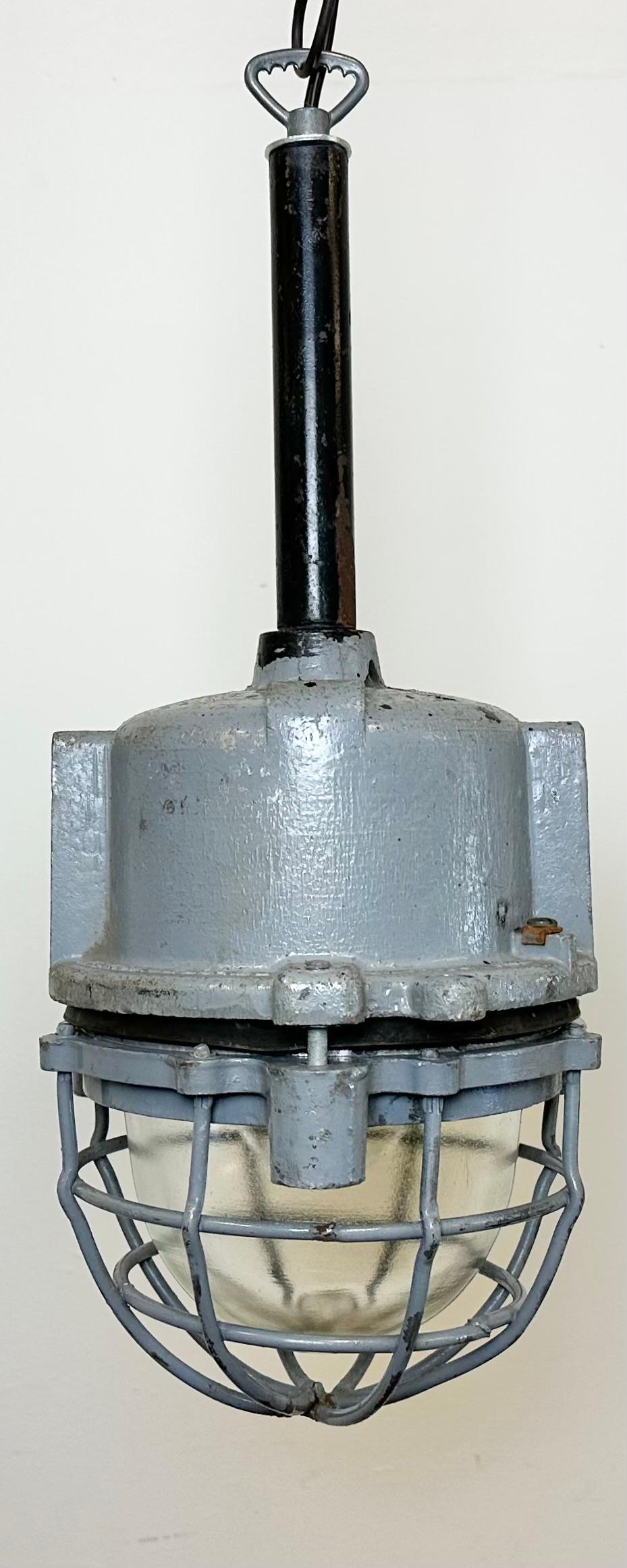 Industriale Lampada antideflagrante in alluminio fuso grigio scuro di ELBA , anni '70 in vendita