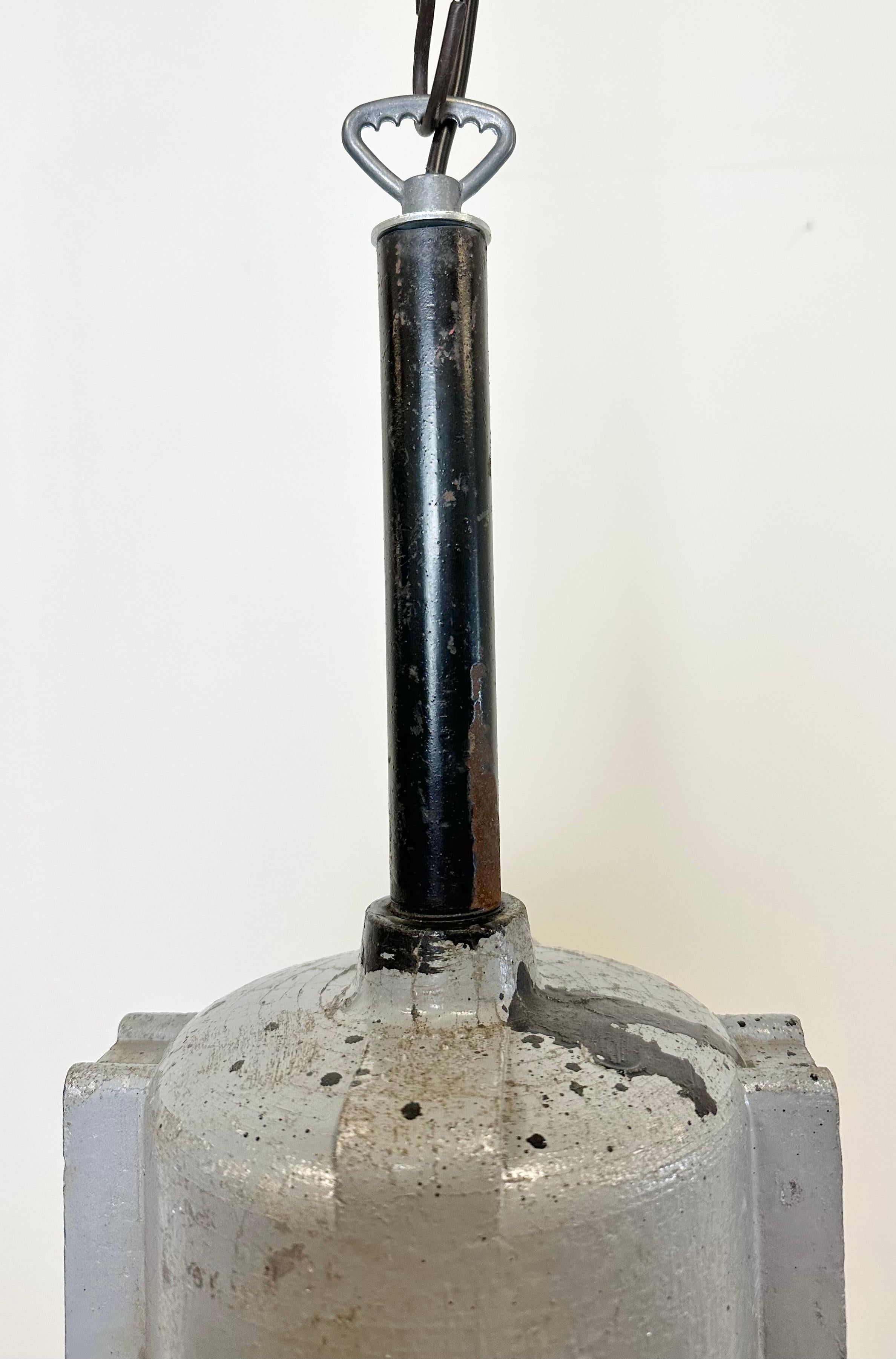 Roumain Lampe d'exposition ELBA en aluminium coulé gris foncé, années 1970 en vente