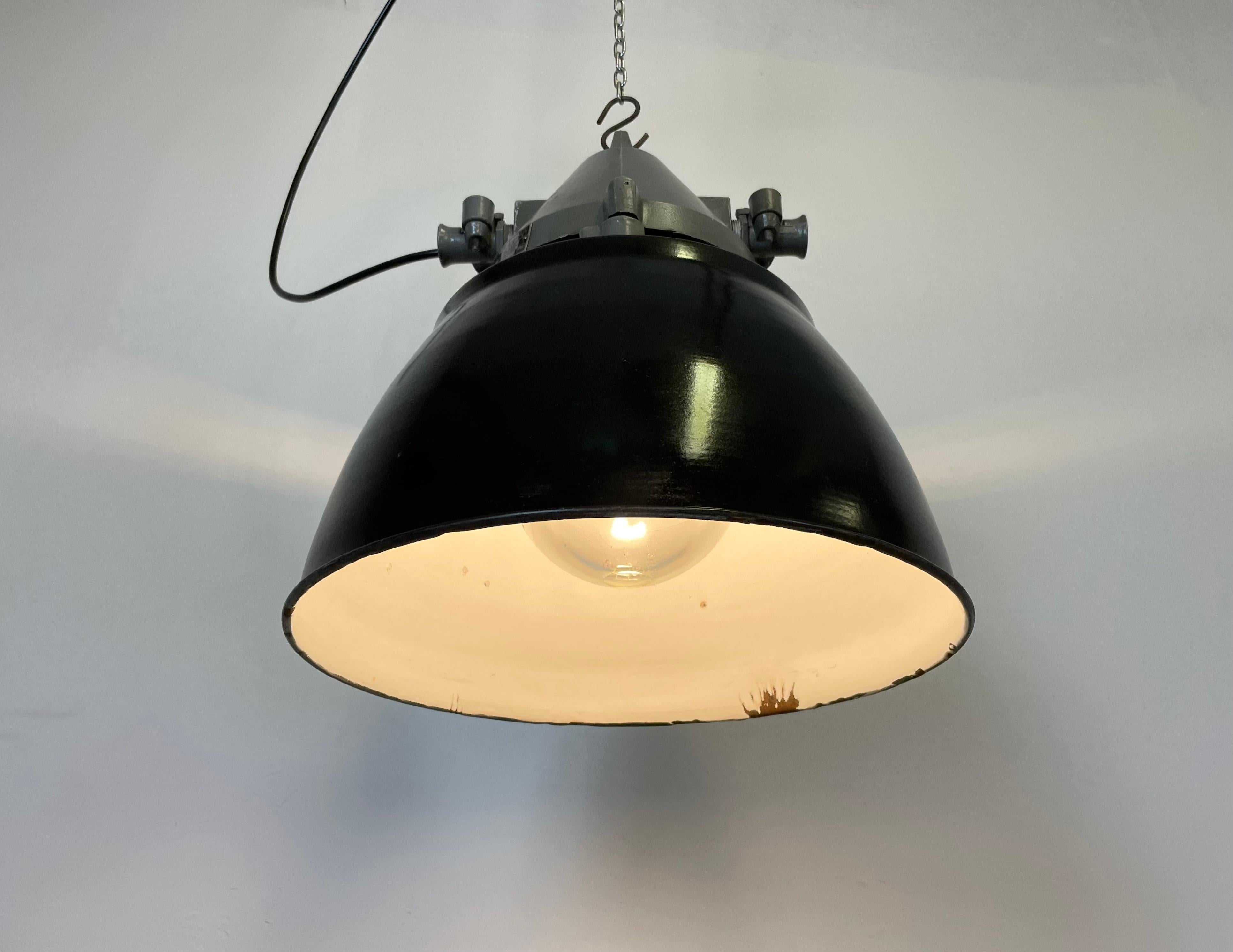 Dark Grey Explosion Proof Lamp with Black Enameled Shade, 1970s For Sale 6