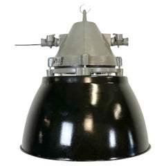 Dunkelgraue Explosion Proof-Lampe mit schwarz emailliertem Schirm, 1970er Jahre