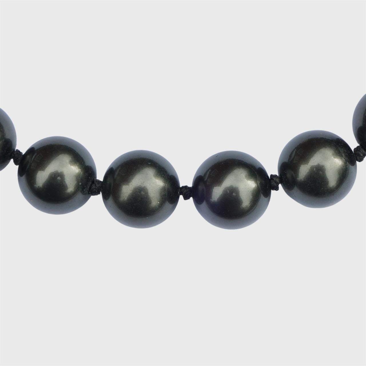 da uomo o donna Collana di perle di vetro grigio scuro con chiusura a pavé di pantera placcata oro in vendita