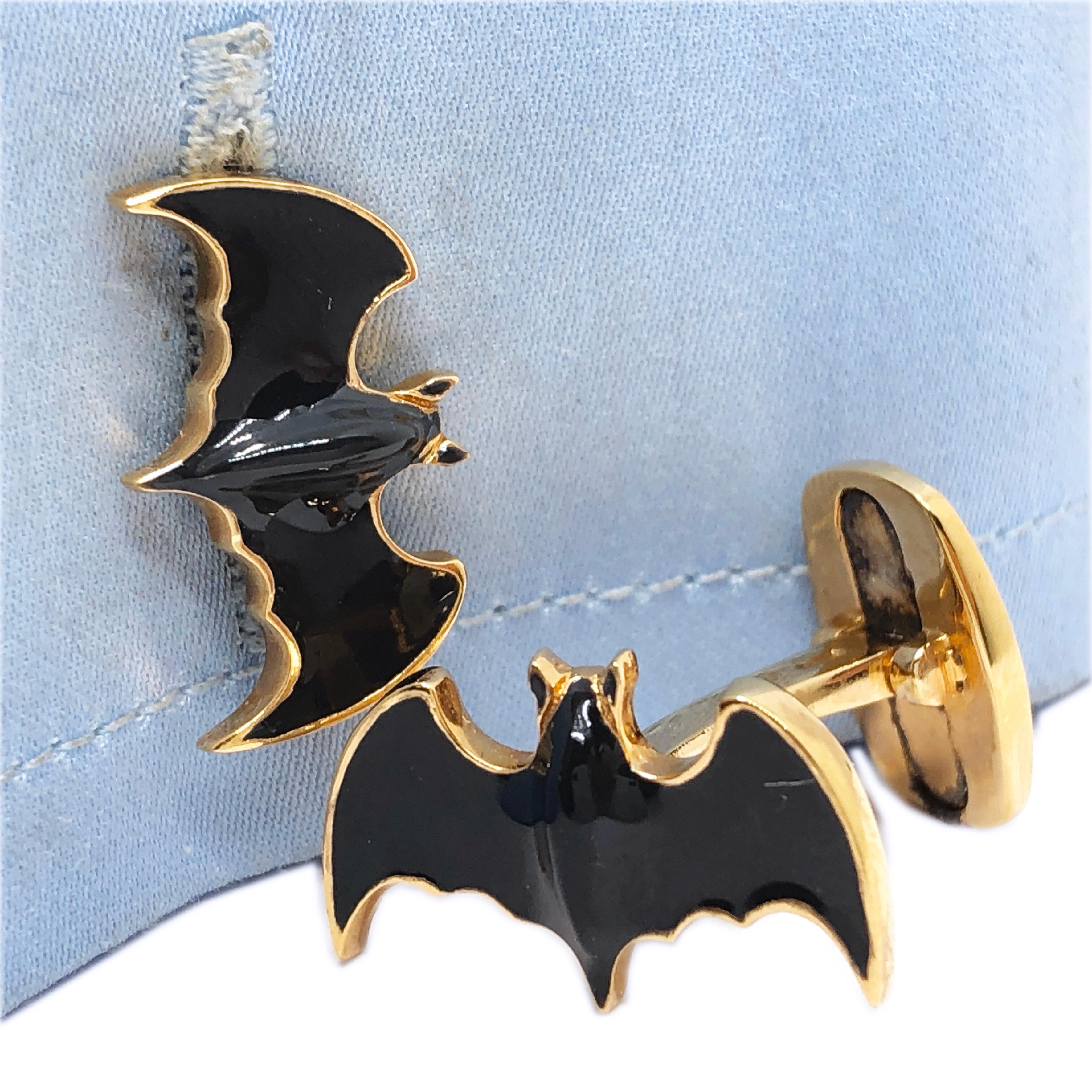 Berca Dark Grey Hand Enameled Bat Shaped Sterling Silver Gold-Plated Cufflinks In New Condition In Valenza, IT