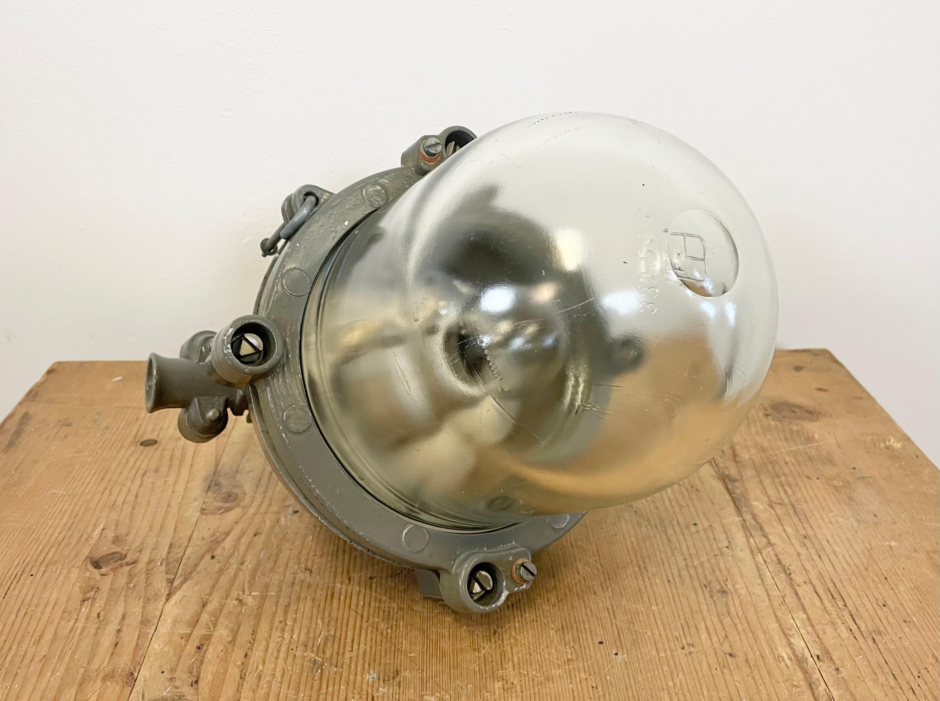Dark Grey Industrial Cast Aluminium Explosion Proof Lamp, 1960s For Sale 10