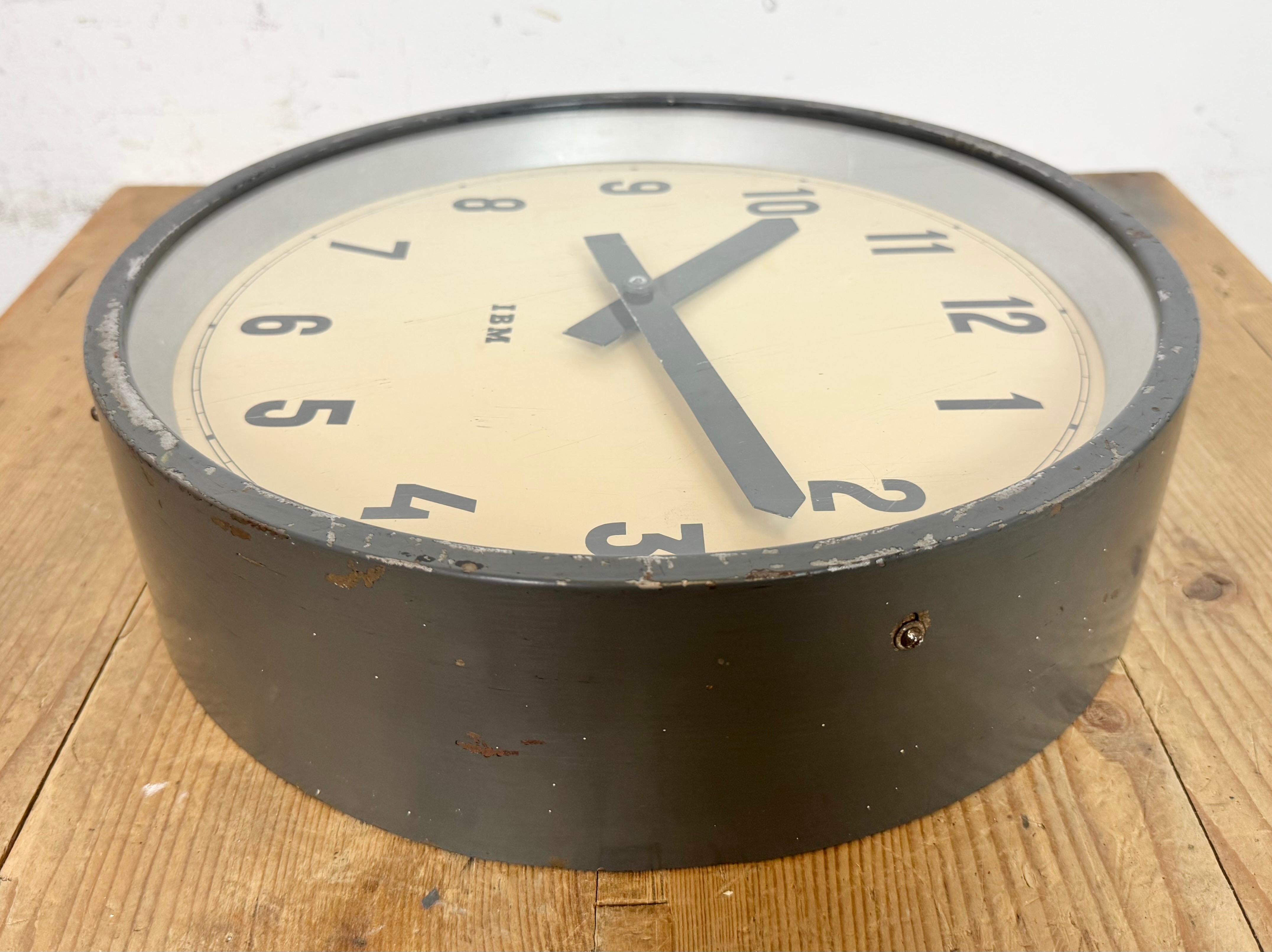 Dark Grey Industrial Factory Wall Clock from IBM, 1950s For Sale 6