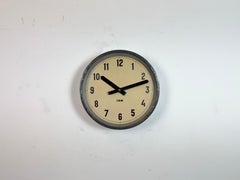 Orologio da parete industriale grigio scuro di IBM, anni '50