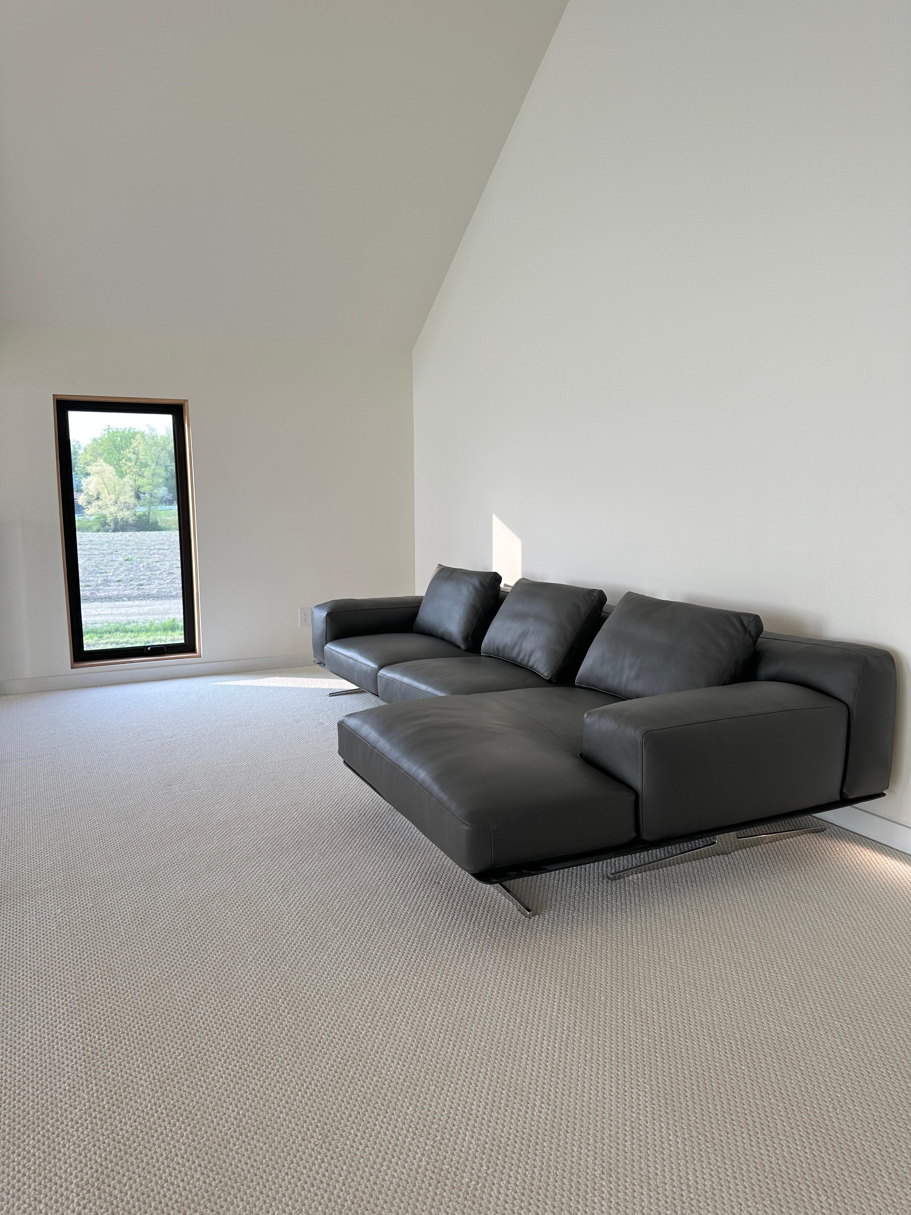 Dark grey Italian leather sectional sofa For Sale 1