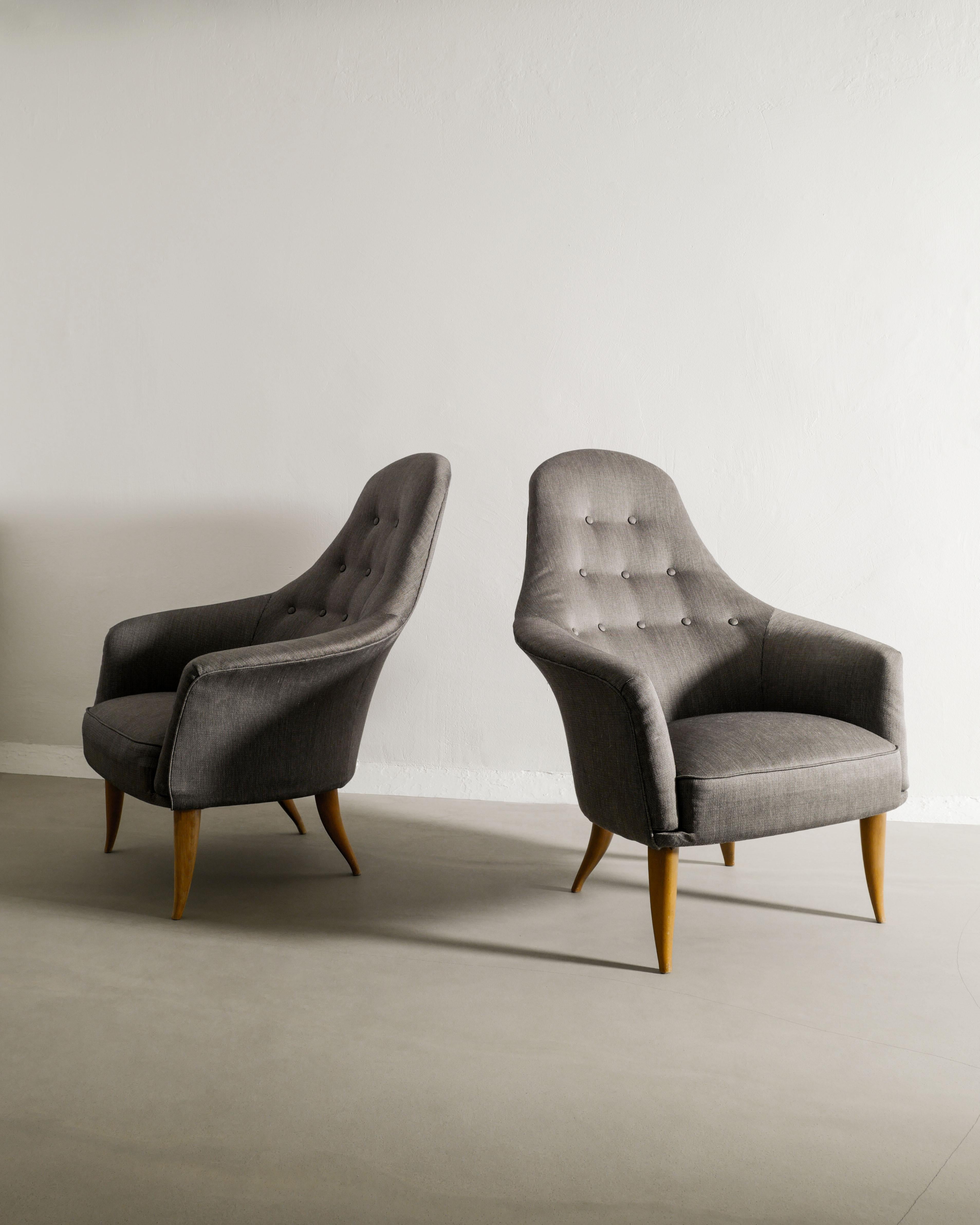 Rare paire de fauteuils sculpturaux suédois modernes du milieu du siècle, modèle 